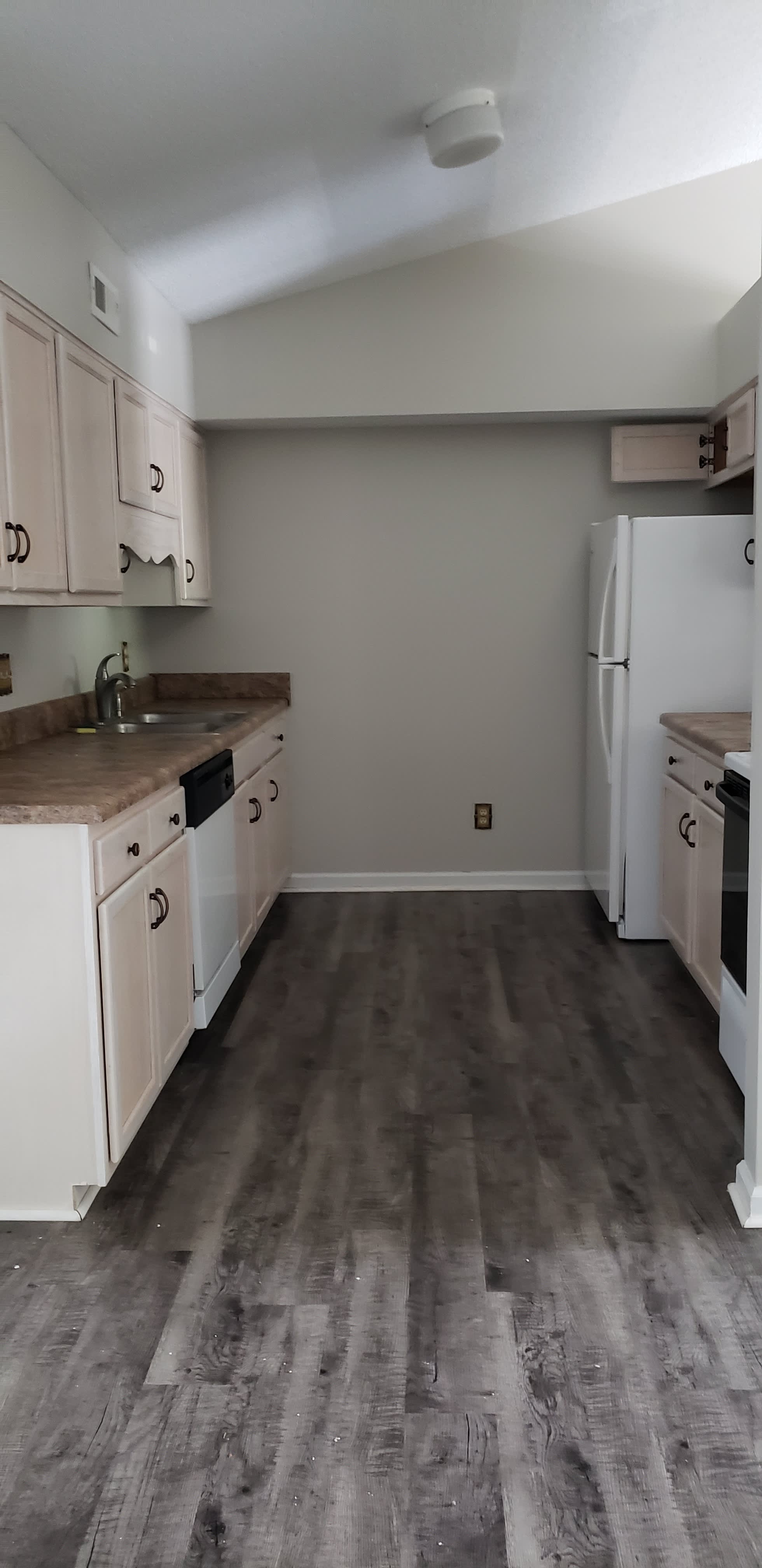 803 Moultrie Ct – photo 4