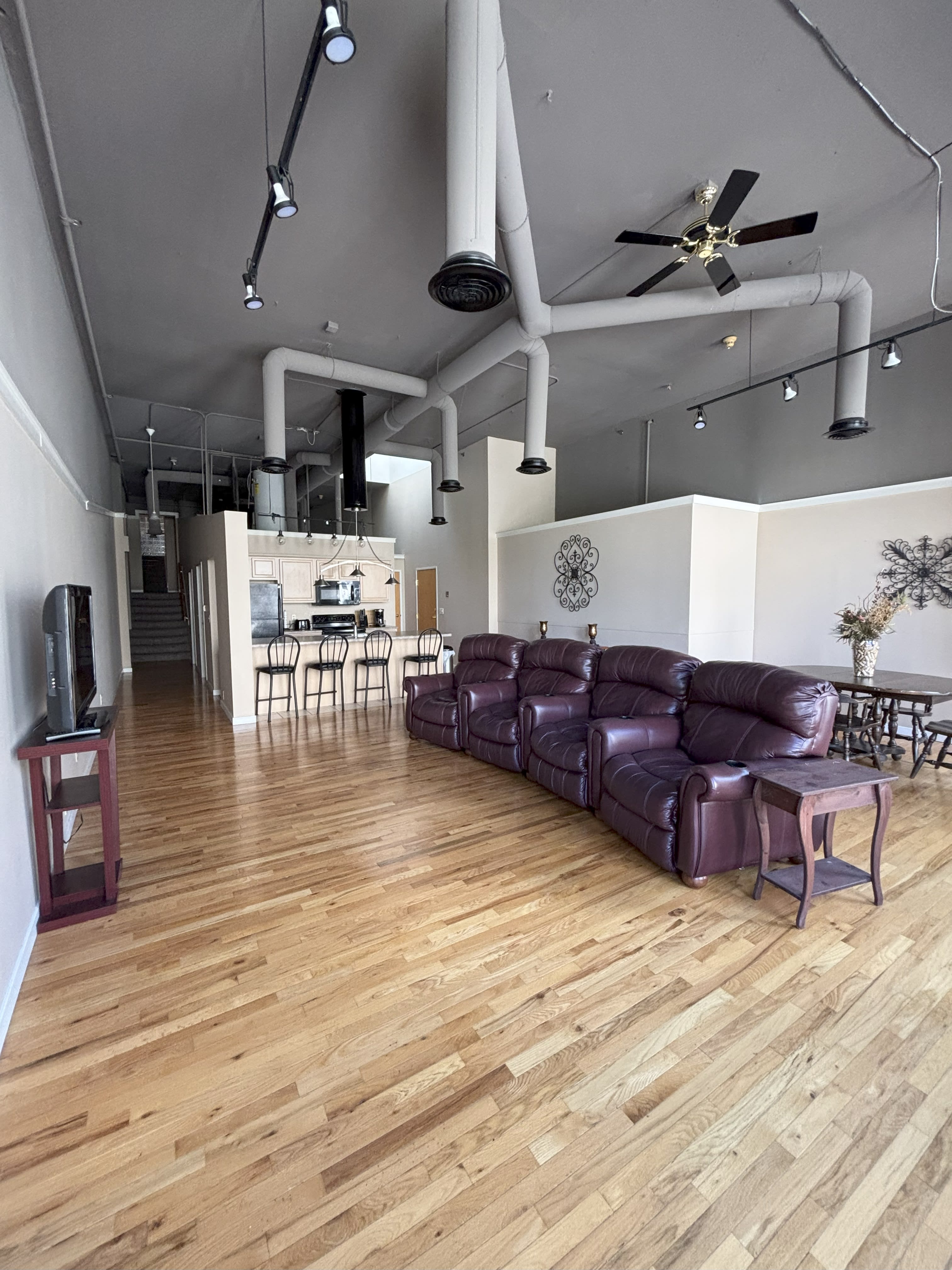 315 Main St – photo 1