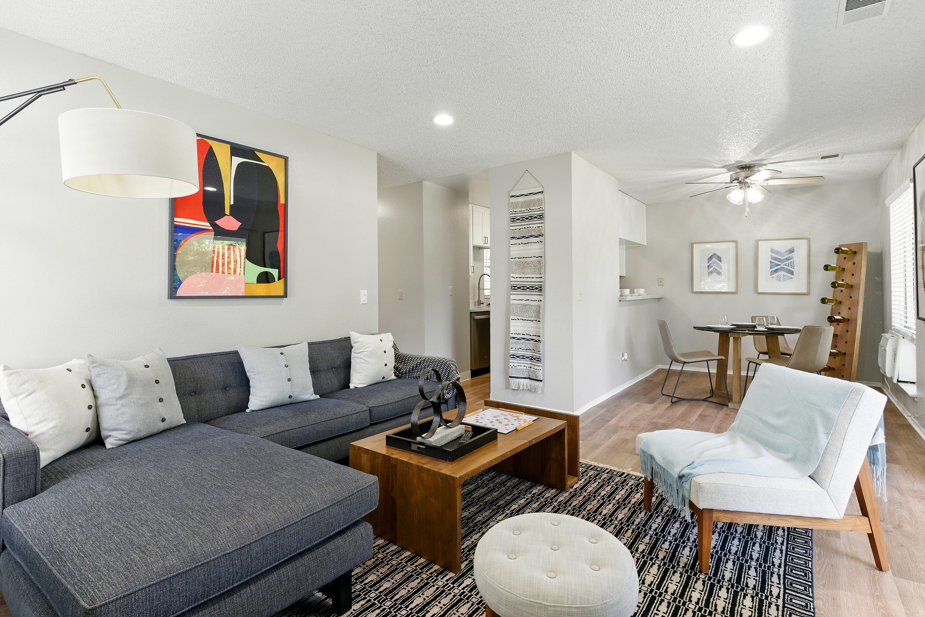 The Grove Luxury Apartments – photo 3
