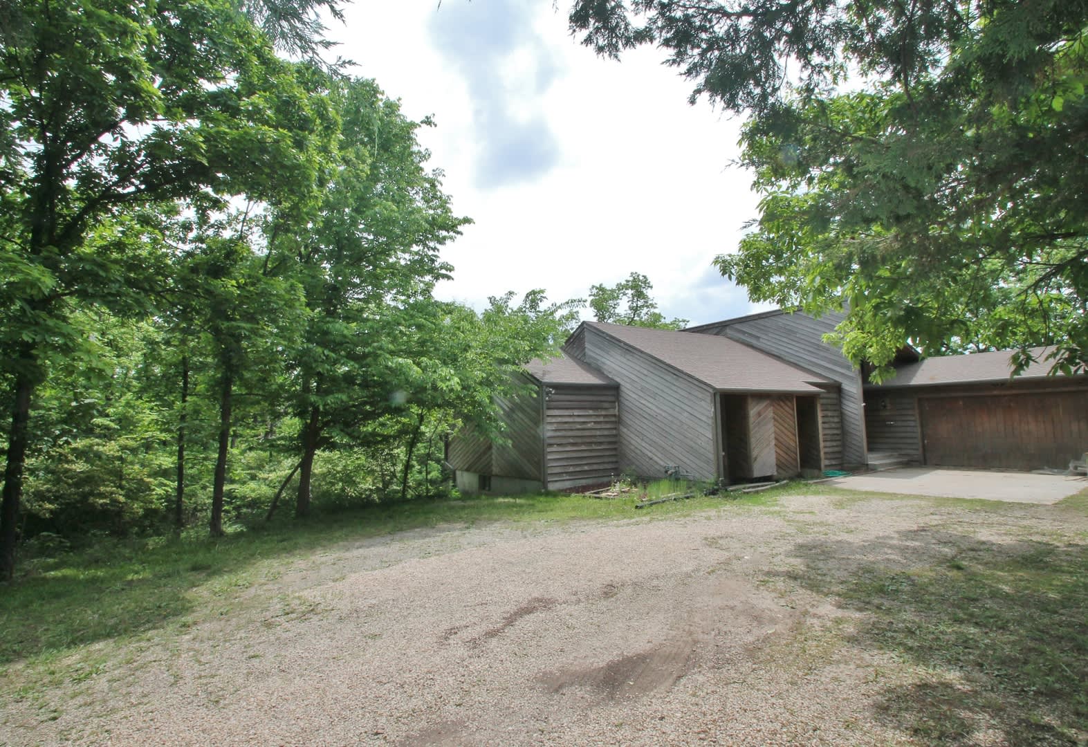 Secluded Luxury Cabin In Woods With Private Lake Great Central Location Between Topeka Lawrence Beware Of Fraud Deposits Are Handled In Person And Only At Our Office – photo 5