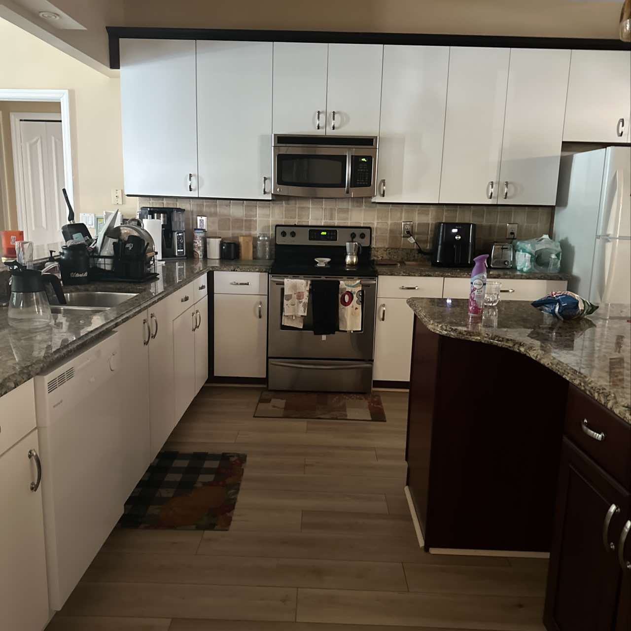 11028 Lakeland Circle – photo 4
