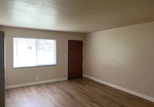 352 W Main Ave – photo 3
