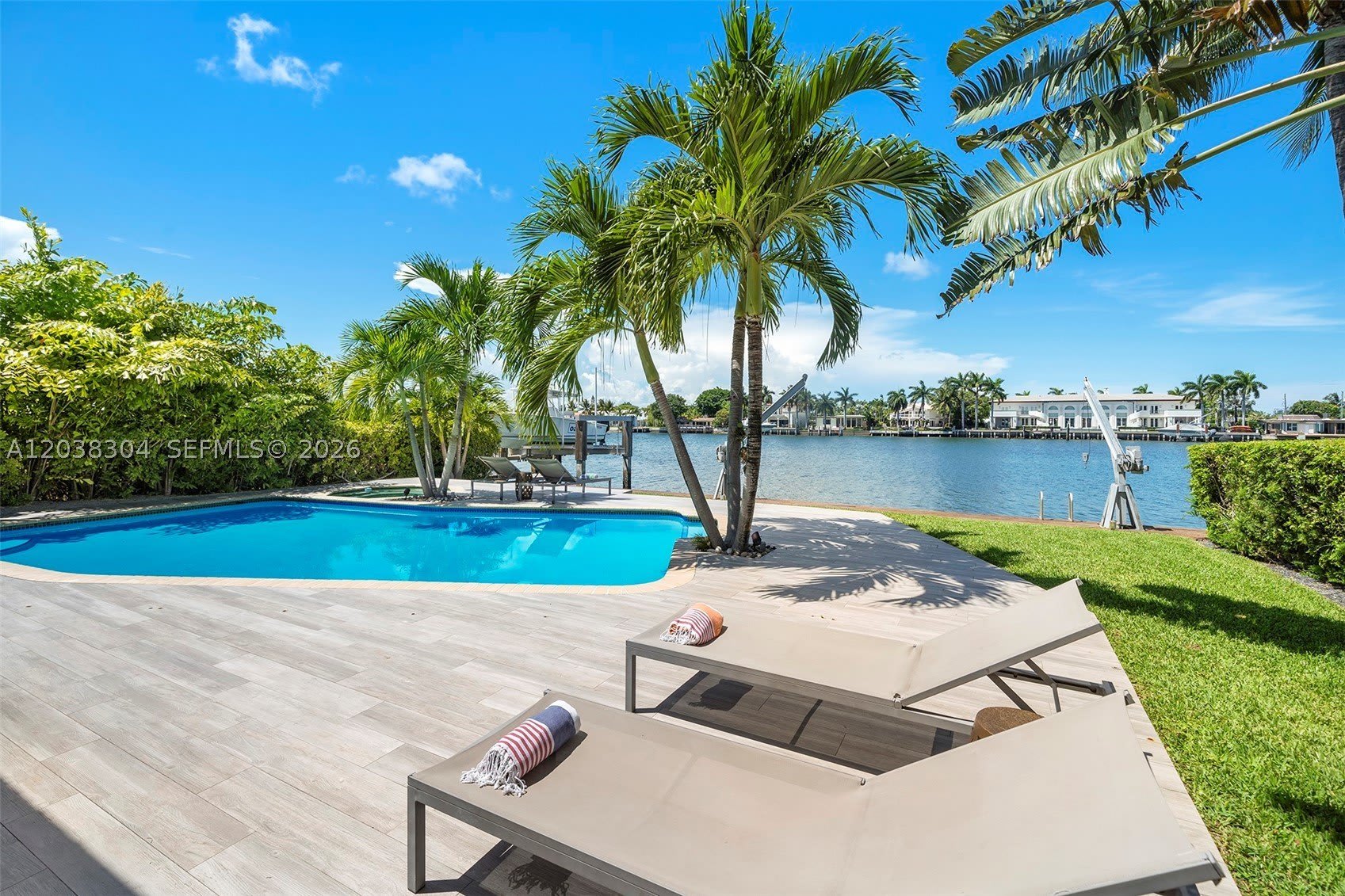 365 N Shore Dr – photo 4