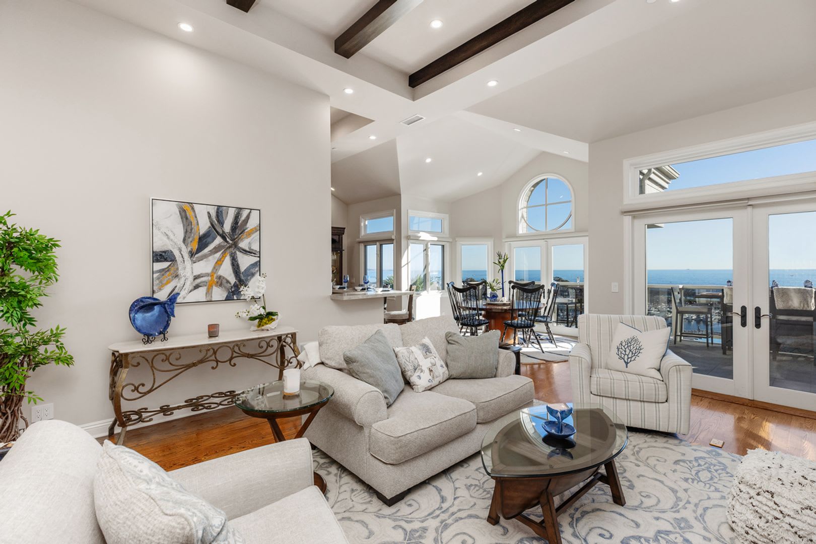 Luxury Executive Coastal Residence – photo 4