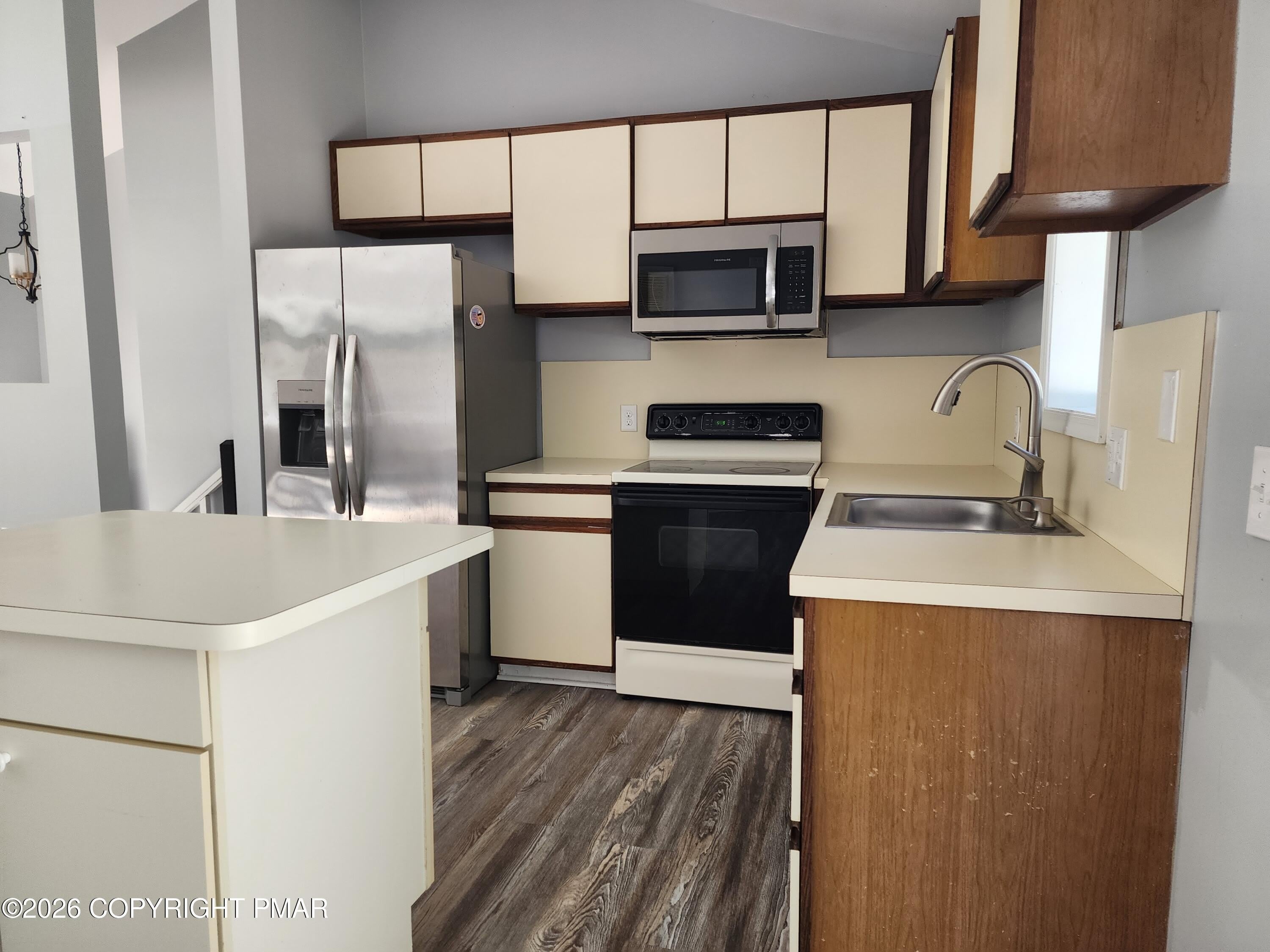 15 Pointe St 201 – photo 3