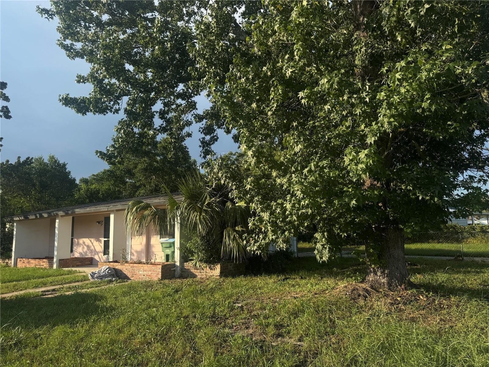 589 E NORMANDY BLVD. – photo 2