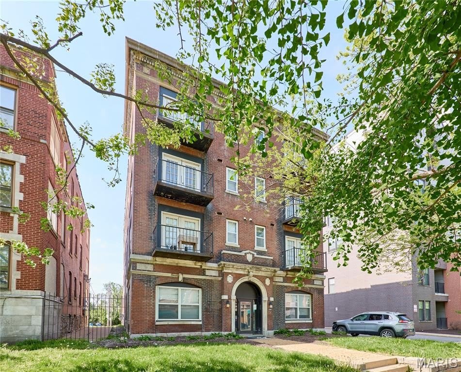 5500 Pershing Avenue – photo 2