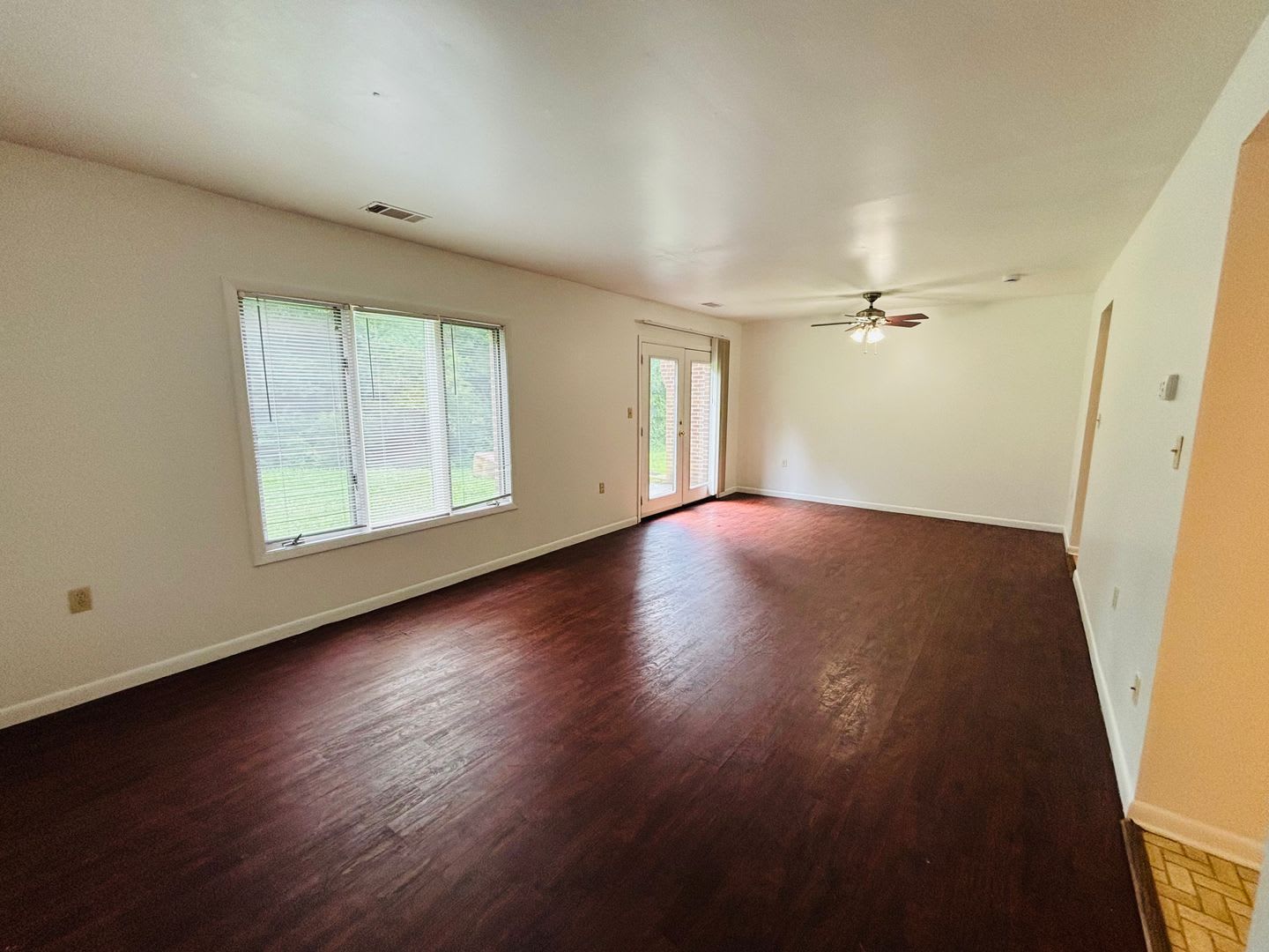 3 Bedroom 2.5 Bath Townhouse – photo 3