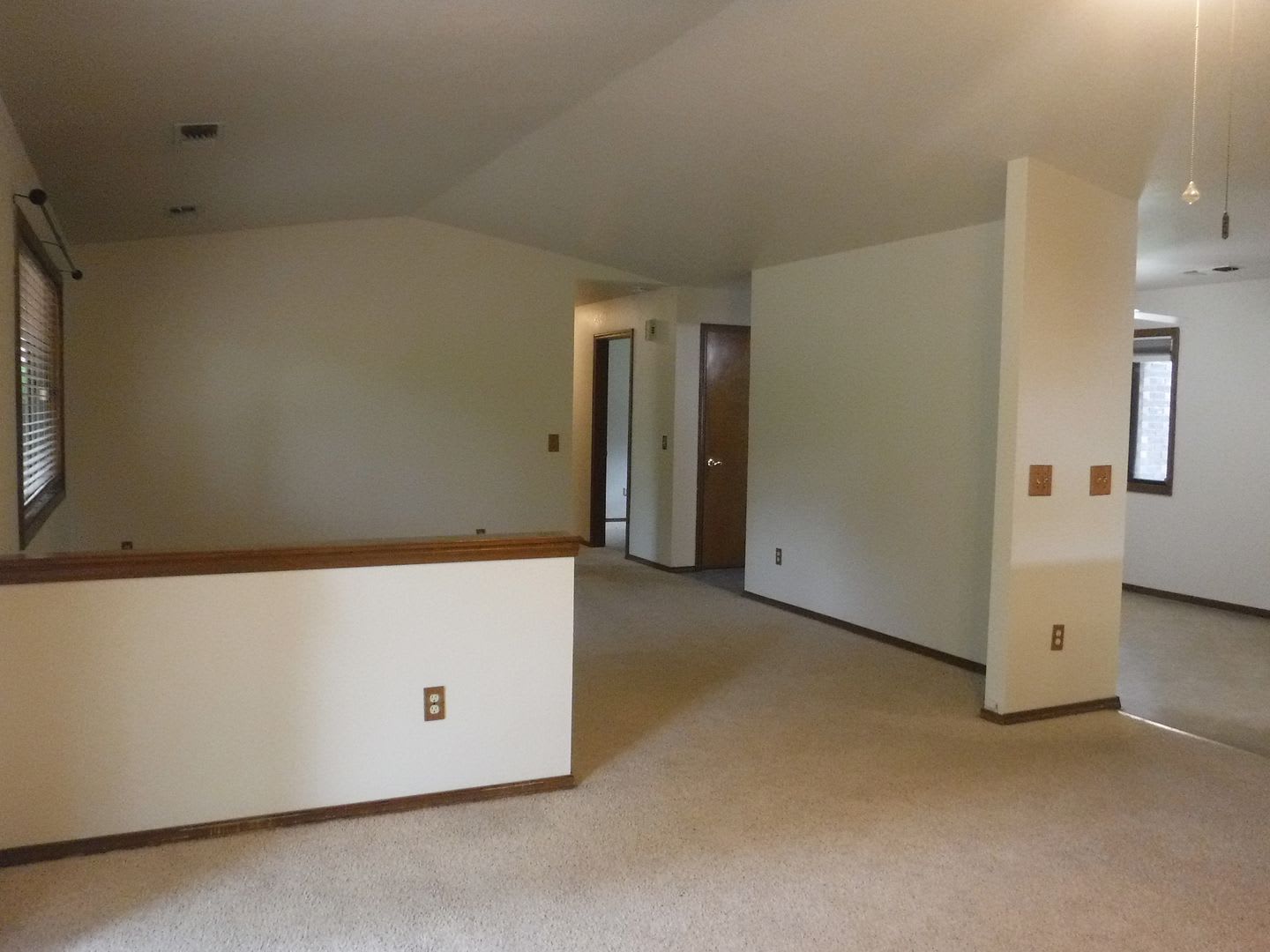 Eastside Home In Oak Haven Neighborhood – photo 3