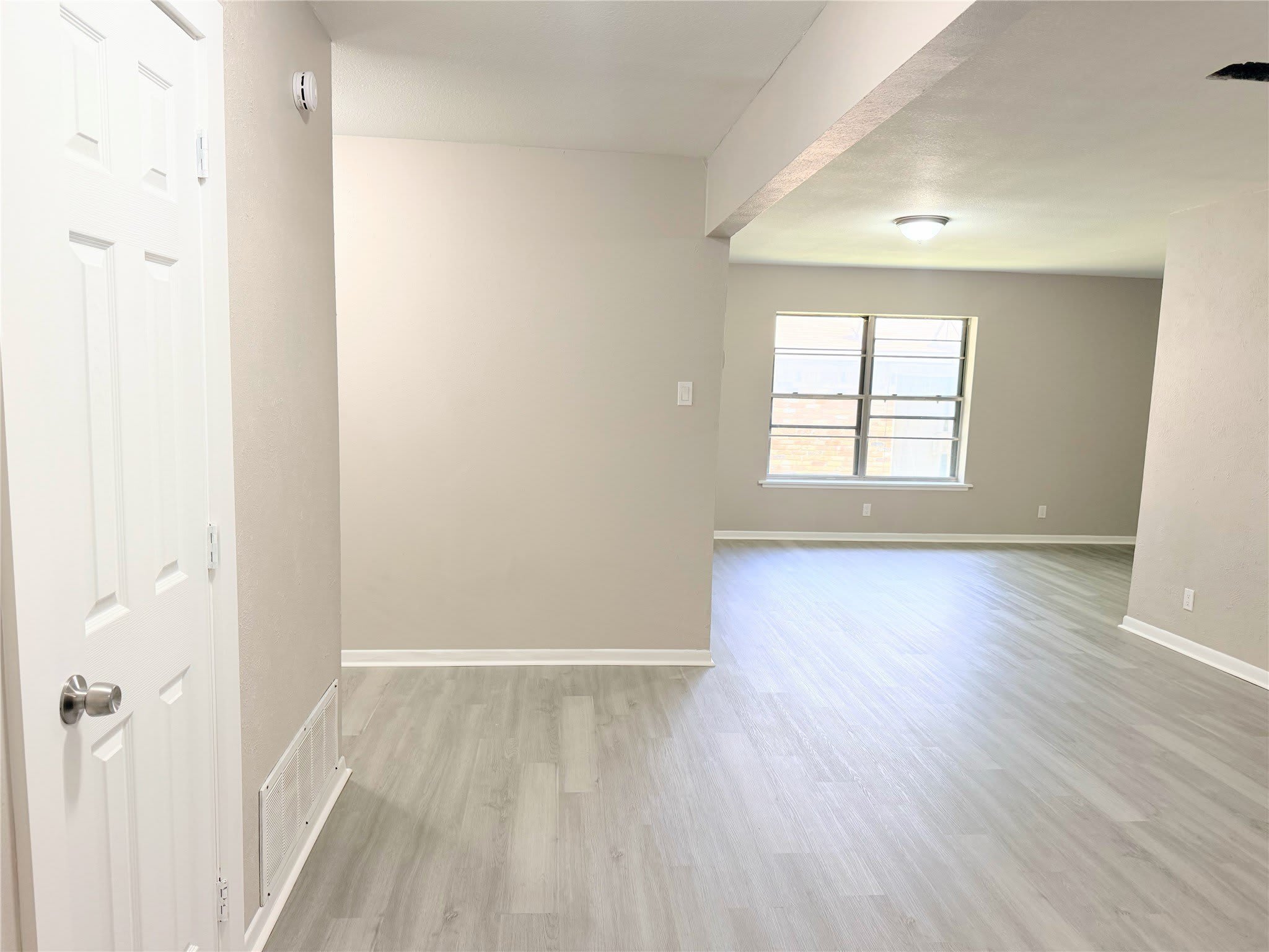 1228 Oak Drive – photo 2