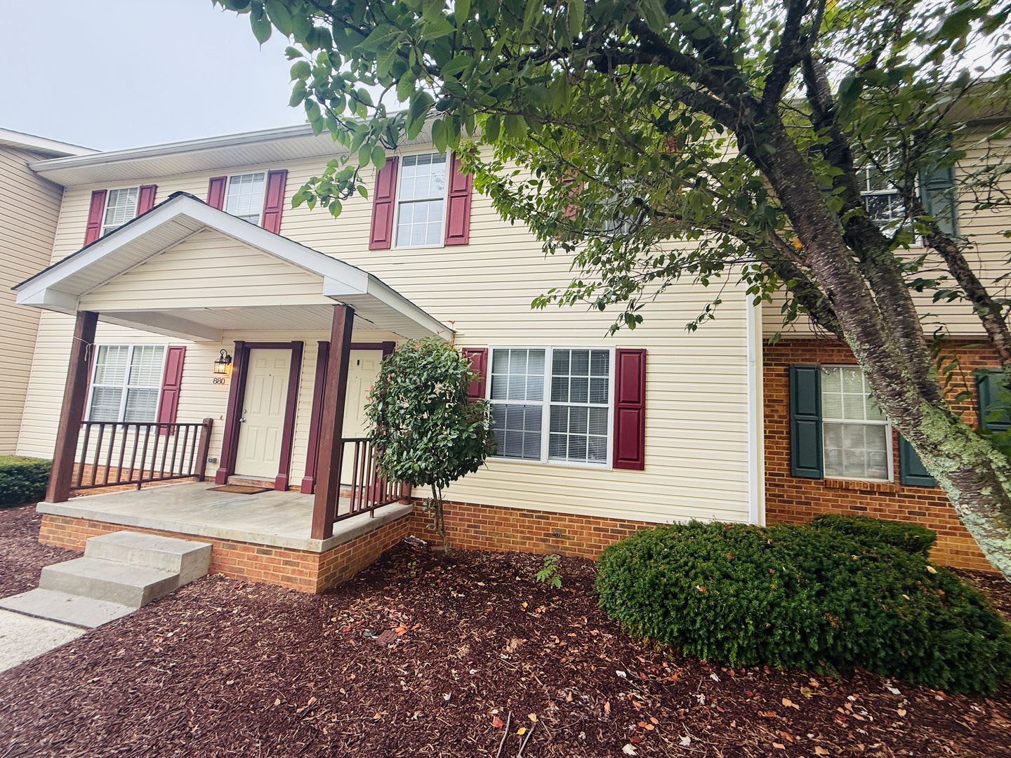 4 Bedroom 2.5 Bath Townhouse – photo 1