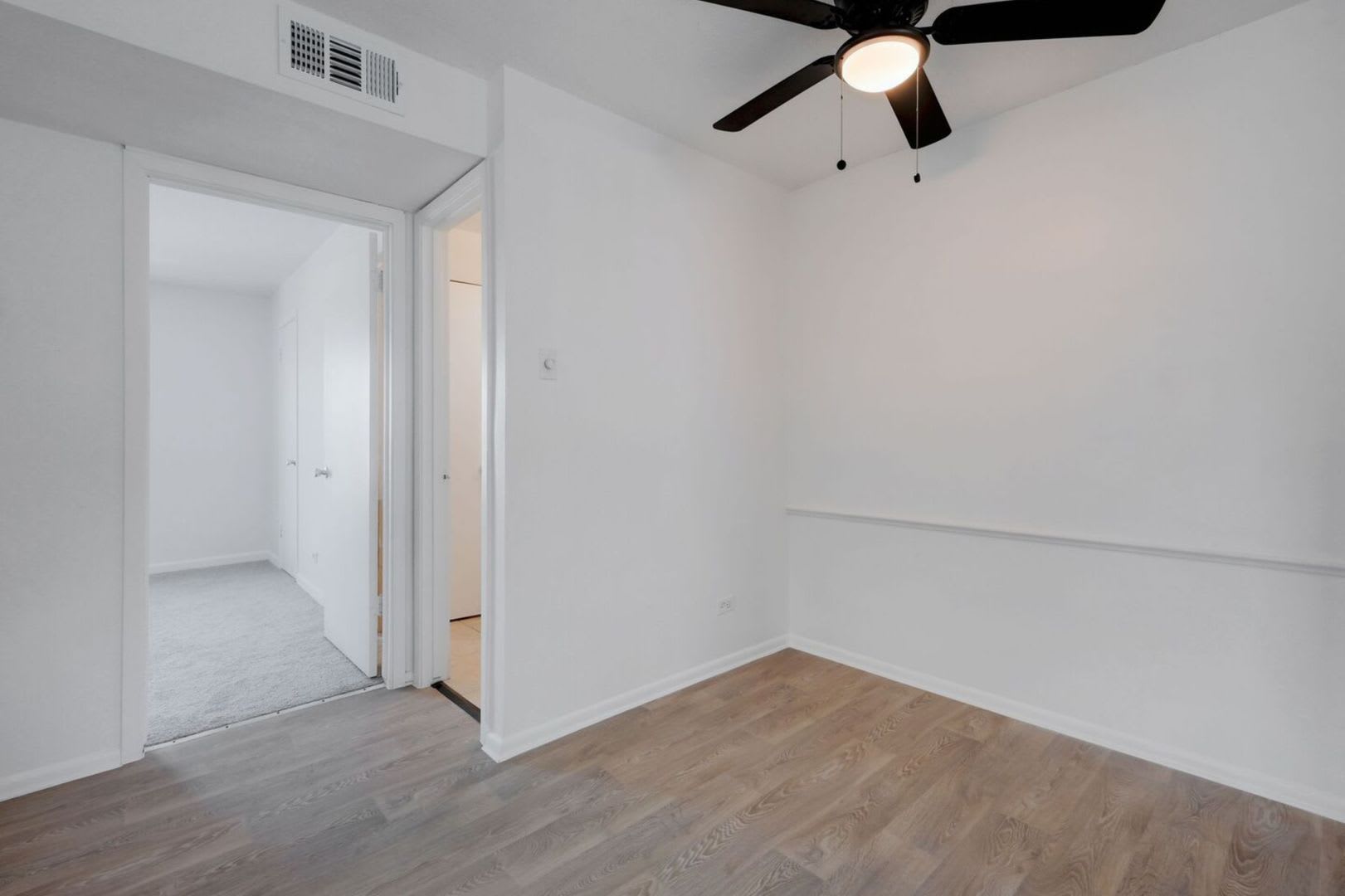 One Bedroom condo in the Heart of Alamo Heights – photo 4