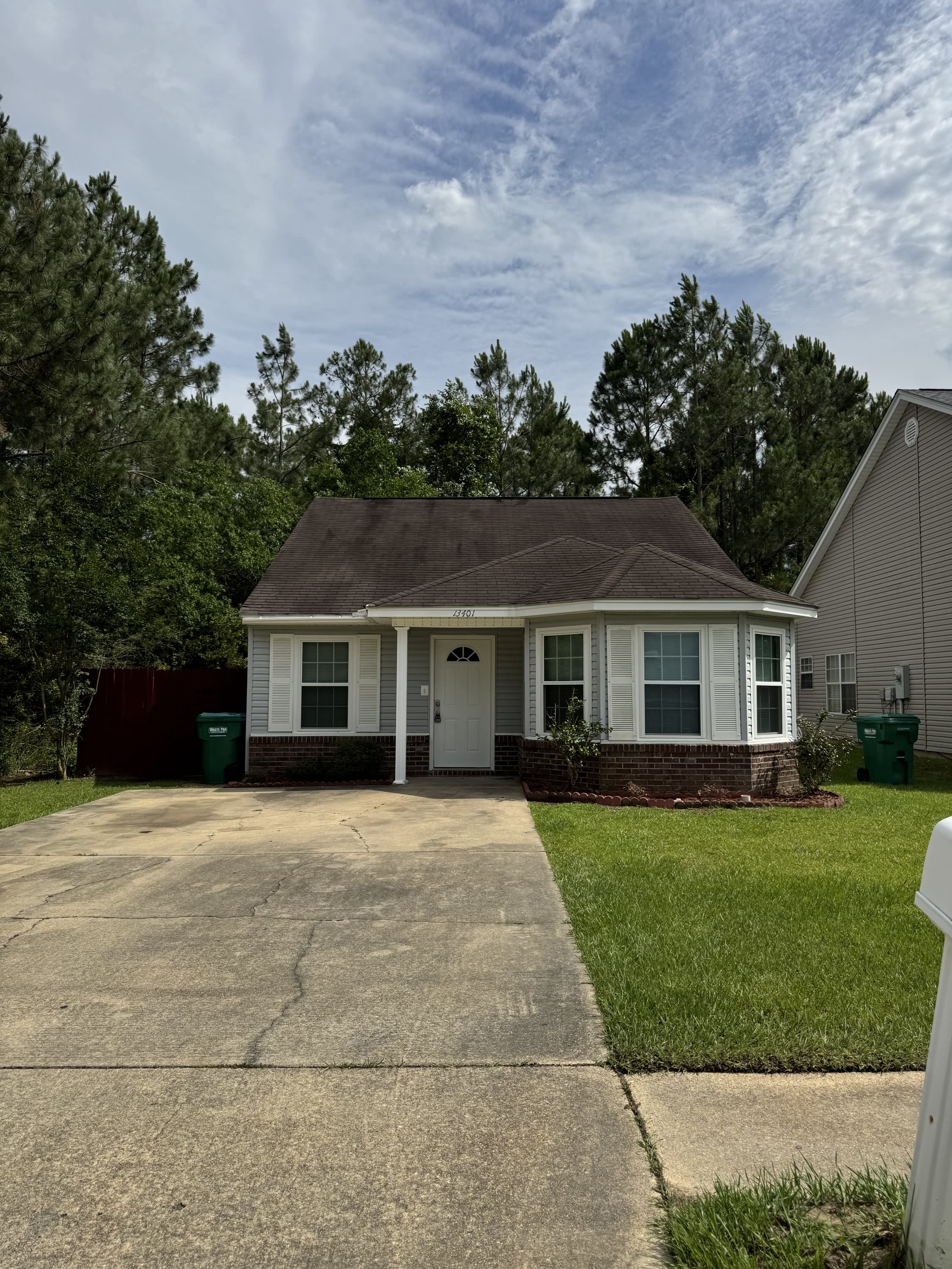 13401 Warren Drive – photo 1