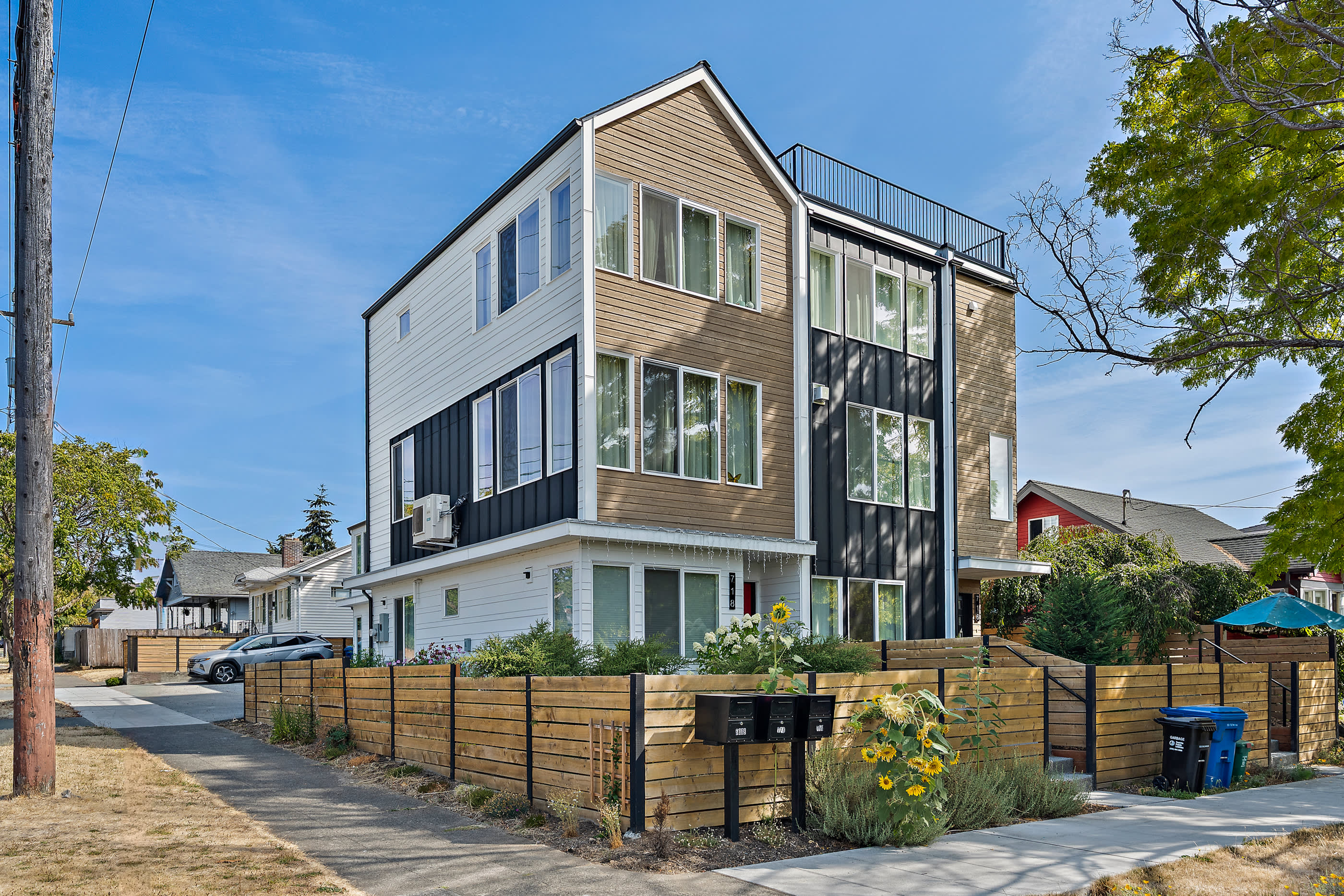 718 NW 60th St – photo 1