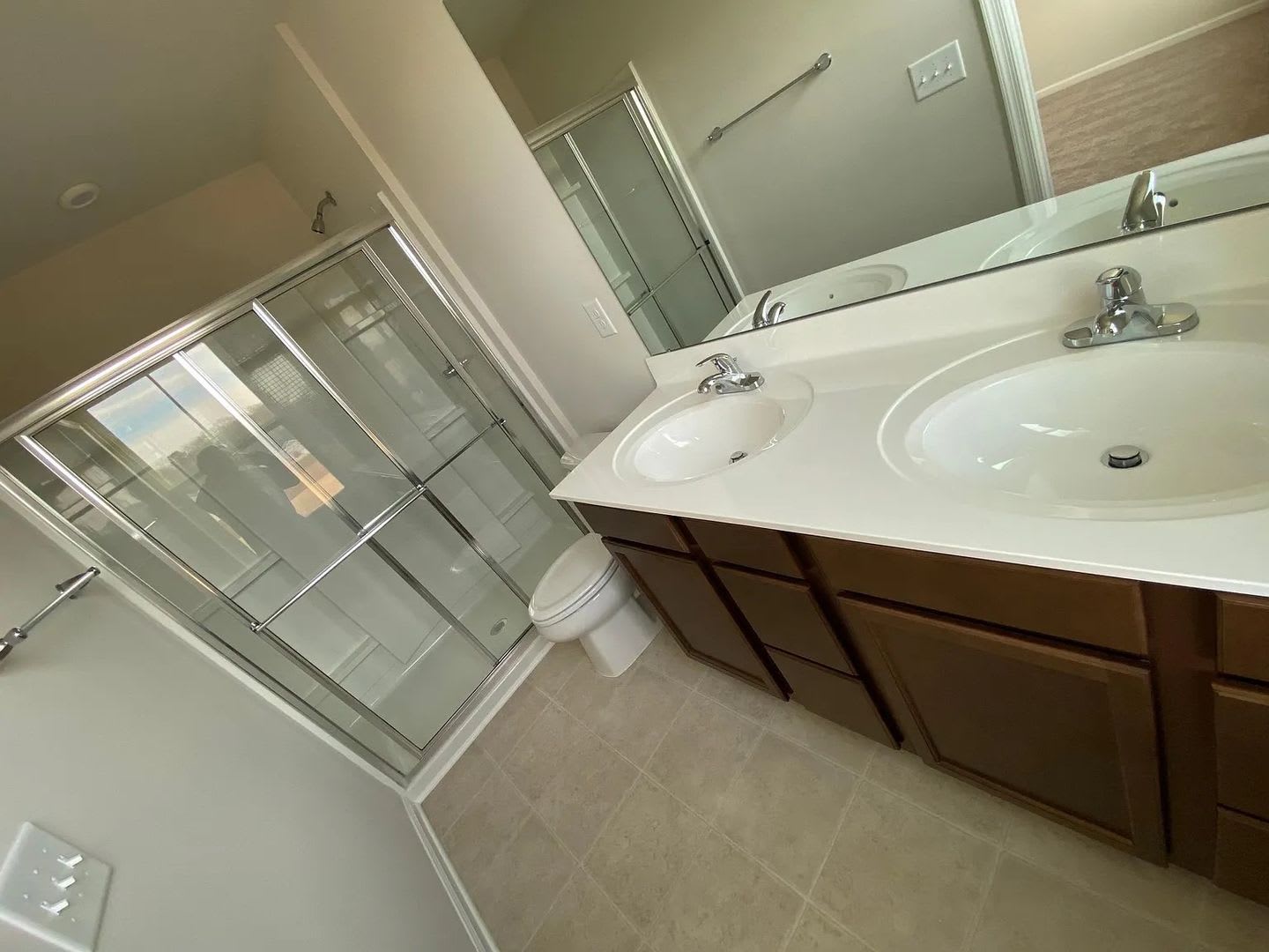 Room in 5 Bedroom Home at Bark Way – photo 5