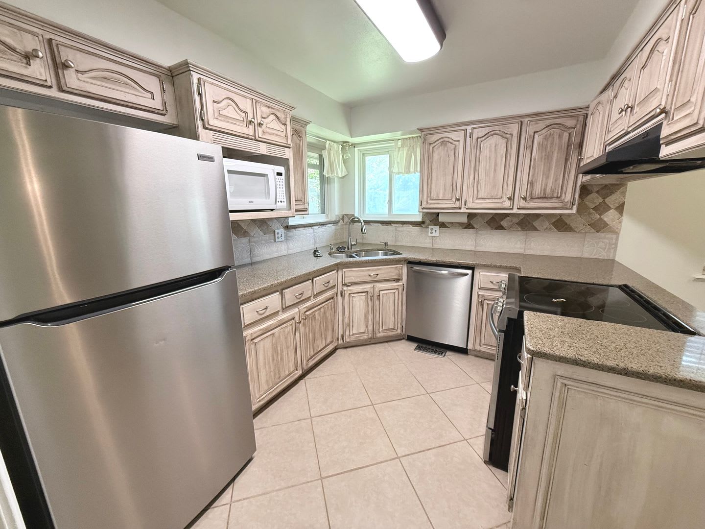 Large 3BD 2BA Home w/ Bonus Area in NW OKC, Edgewater Neighborhood!! – photo 3