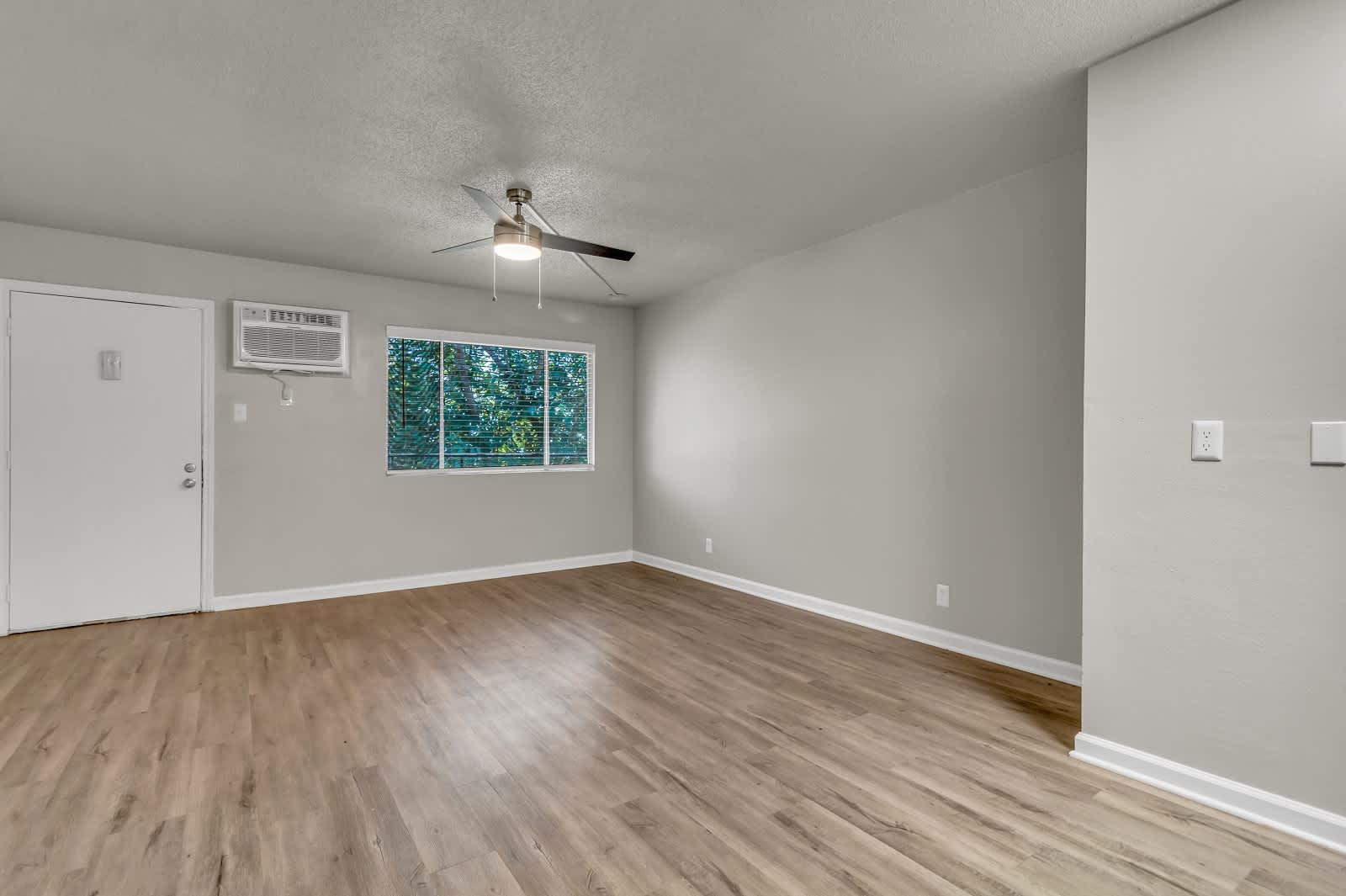 Prime Utsa Area Condo Rental Stylish 1Br Near La Cantera The Rim – photo 5
