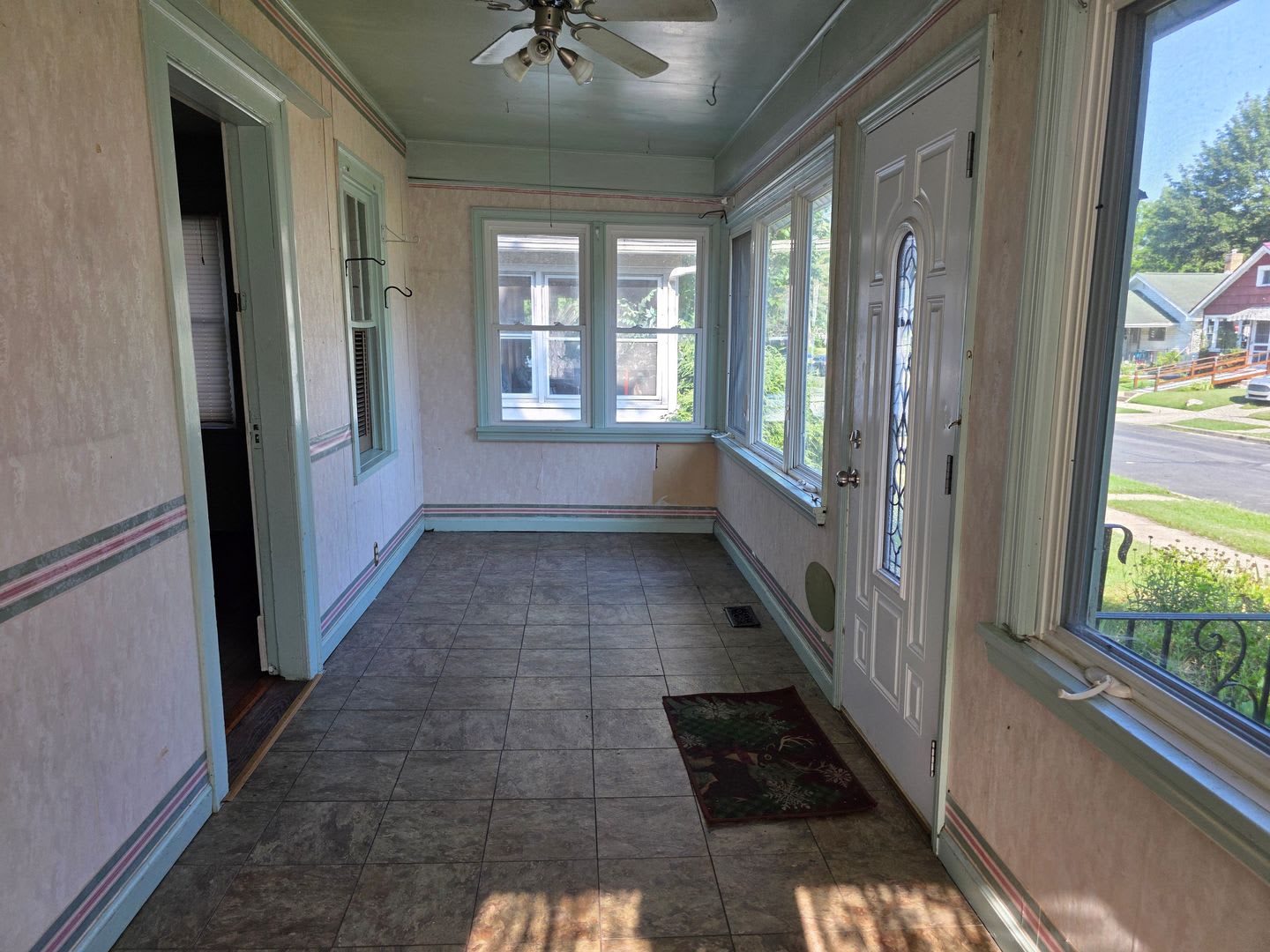 3-Bedroom, 1-Bathroom Home with Basement & Garage – $1,300/Month – photo 3