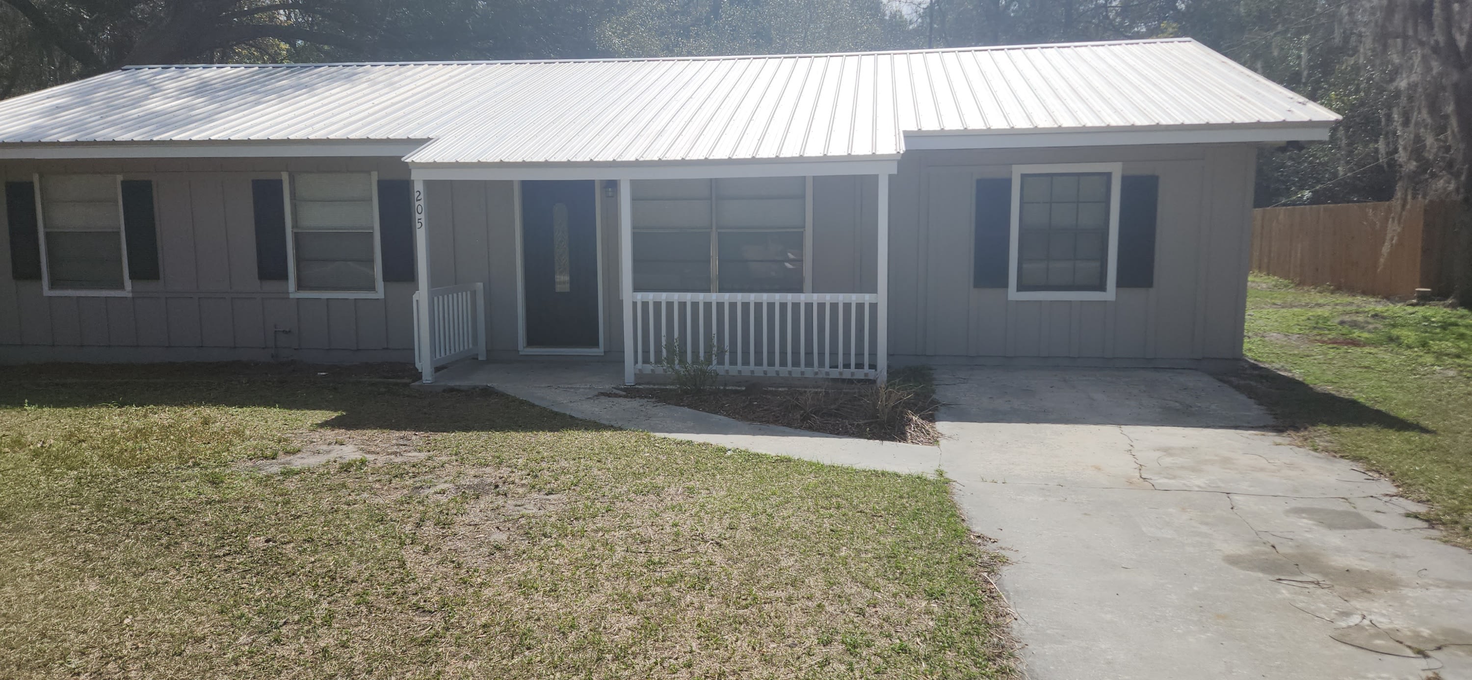 205 Harbor Drive – photo 2