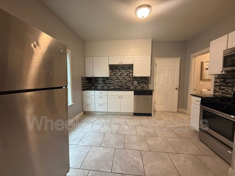 2429 B Ave – photo 5