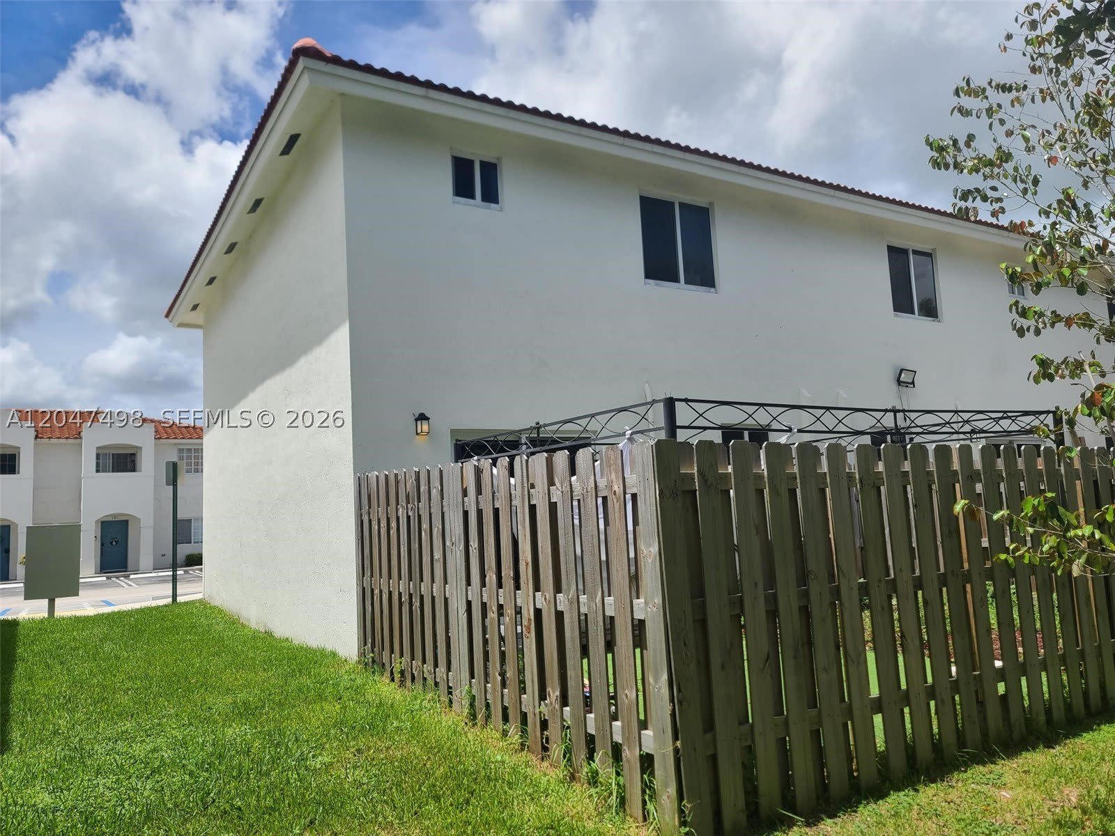 210 SW 3rd Ct – photo 3