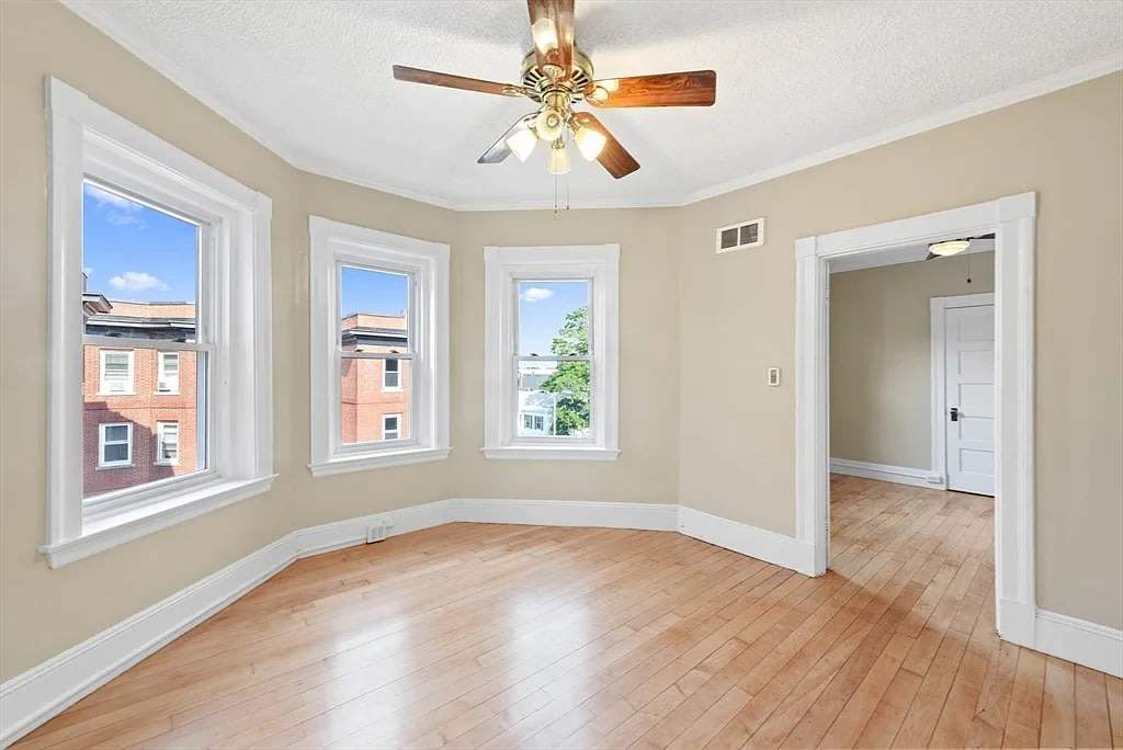 15 Lynde Street – photo 1