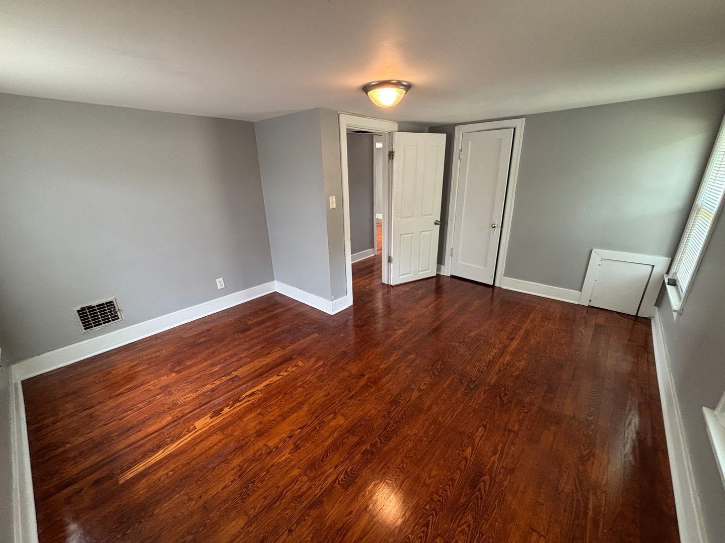 Beautiful 3 Bedroom/1 Bath Home in Lancaster – photo 4