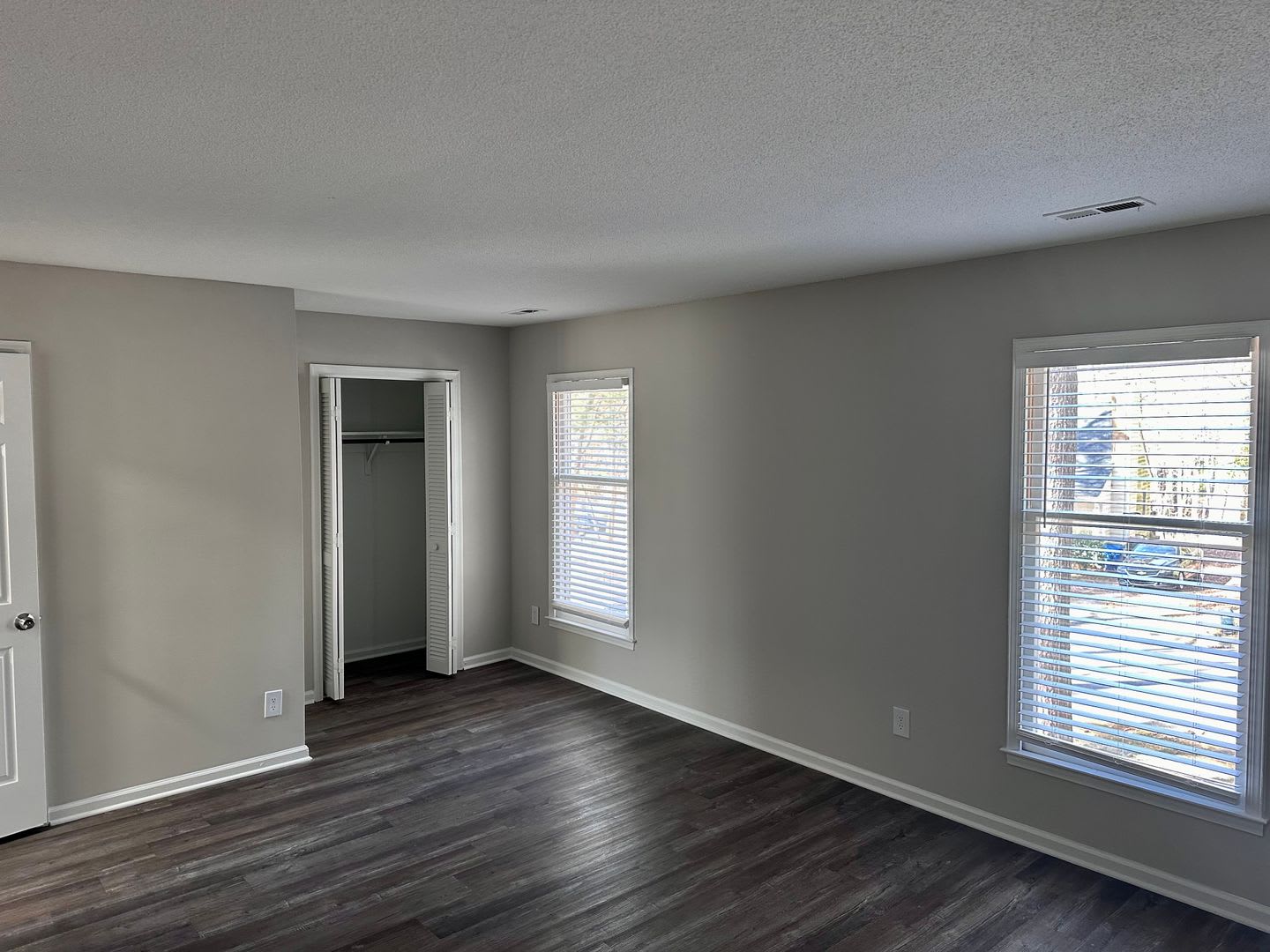 Stunning 2-bedroom, 2 -bathroom Apartment – photo 5