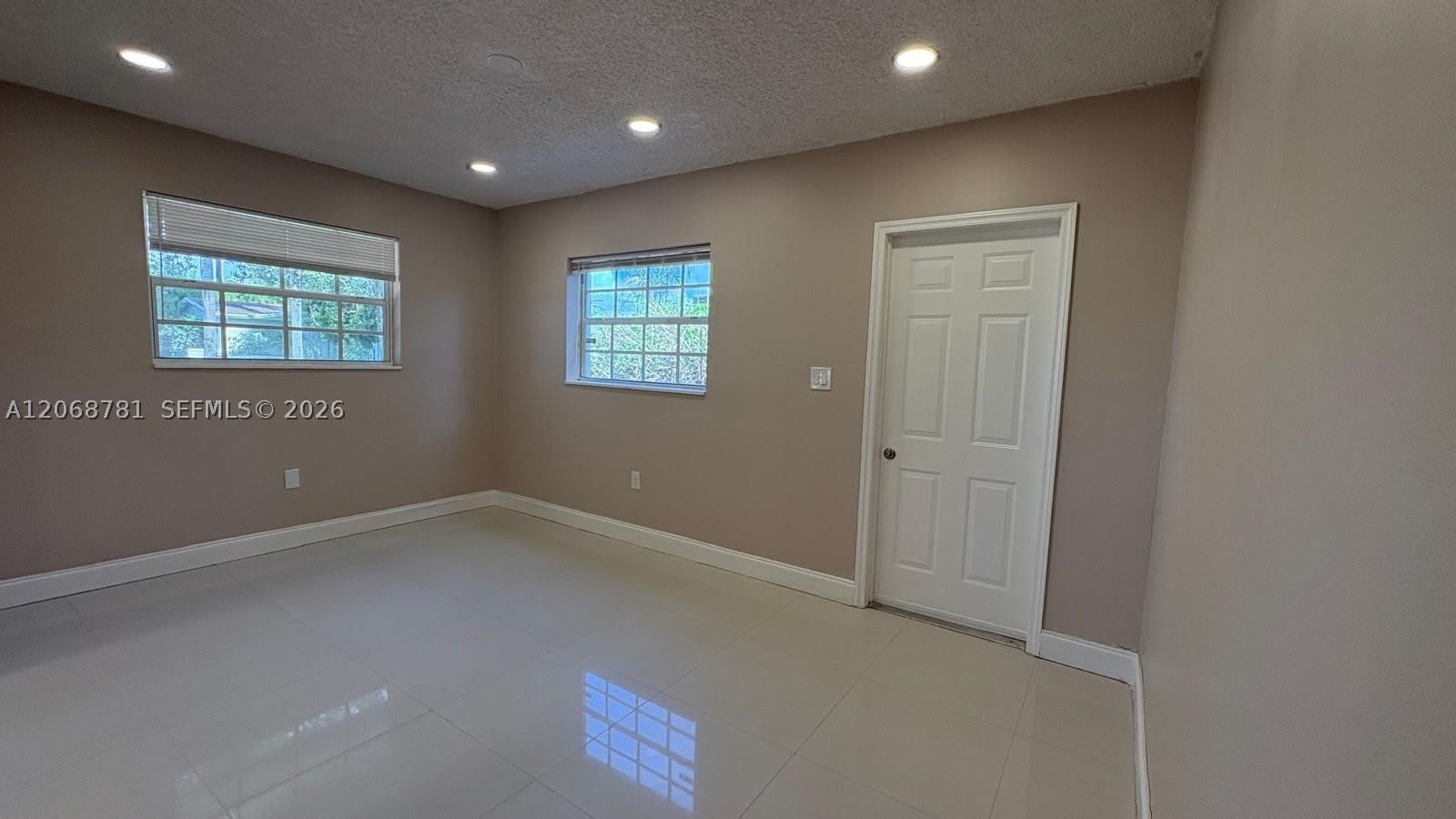251 N 68th Ter – photo 4