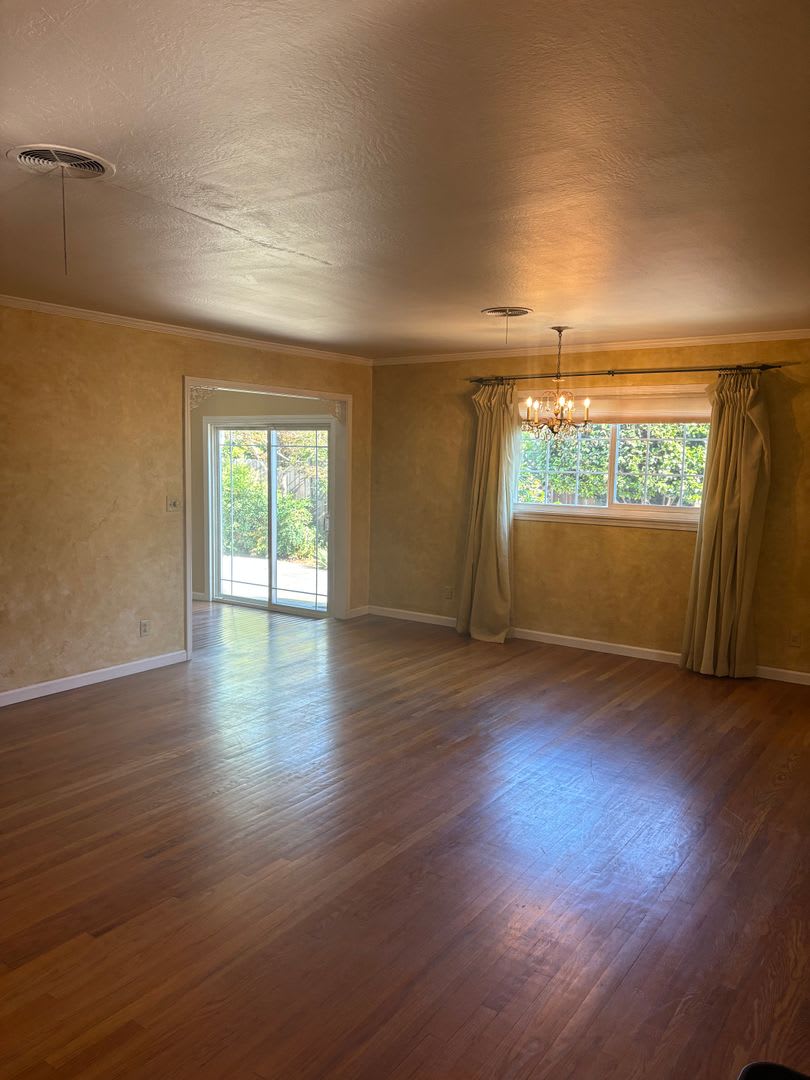 3 B/R 2 BA Charming house AVAILABLE NOW!! – photo 5