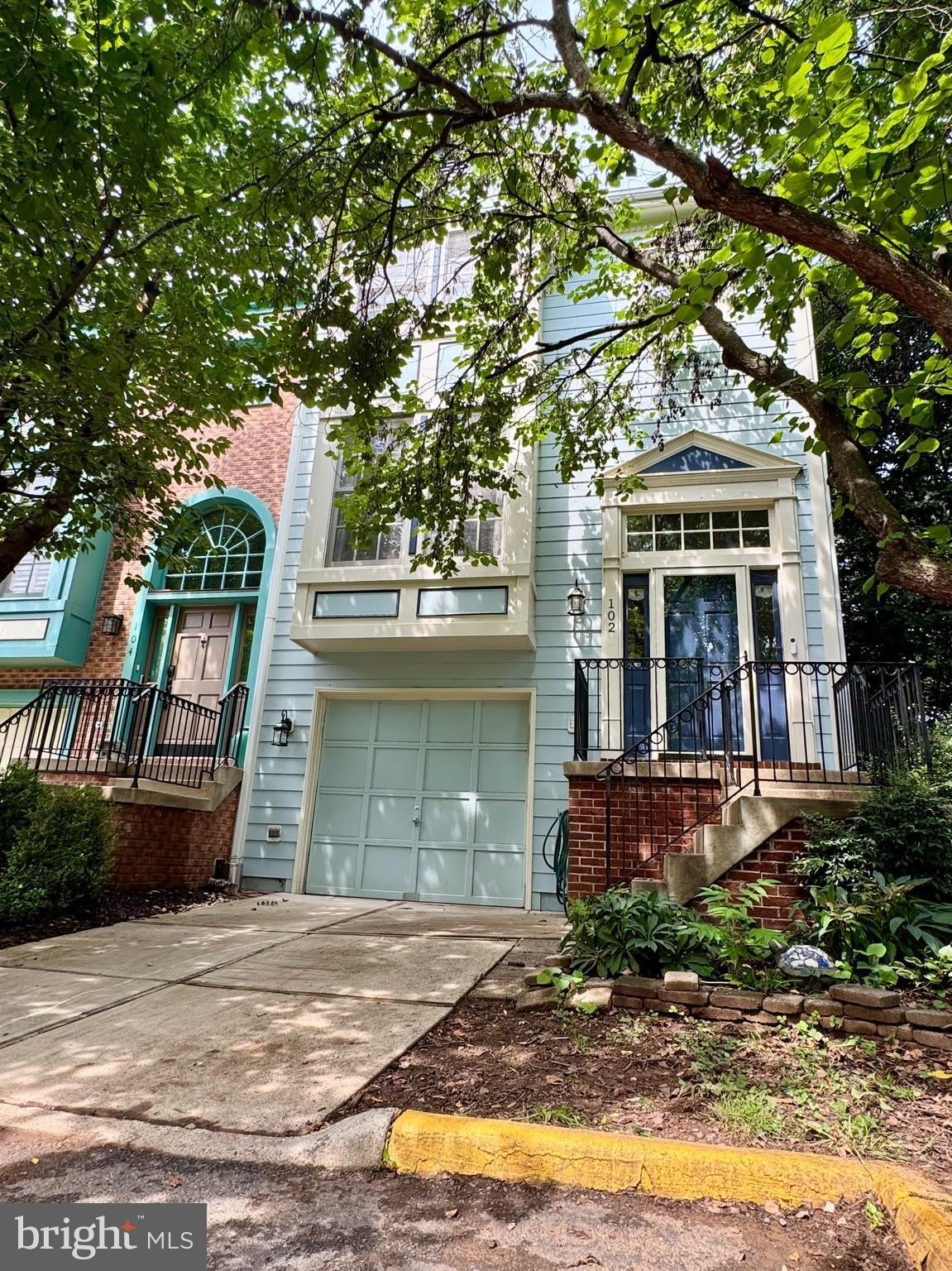 102 MAXIMILLIAN Court SW – photo 3