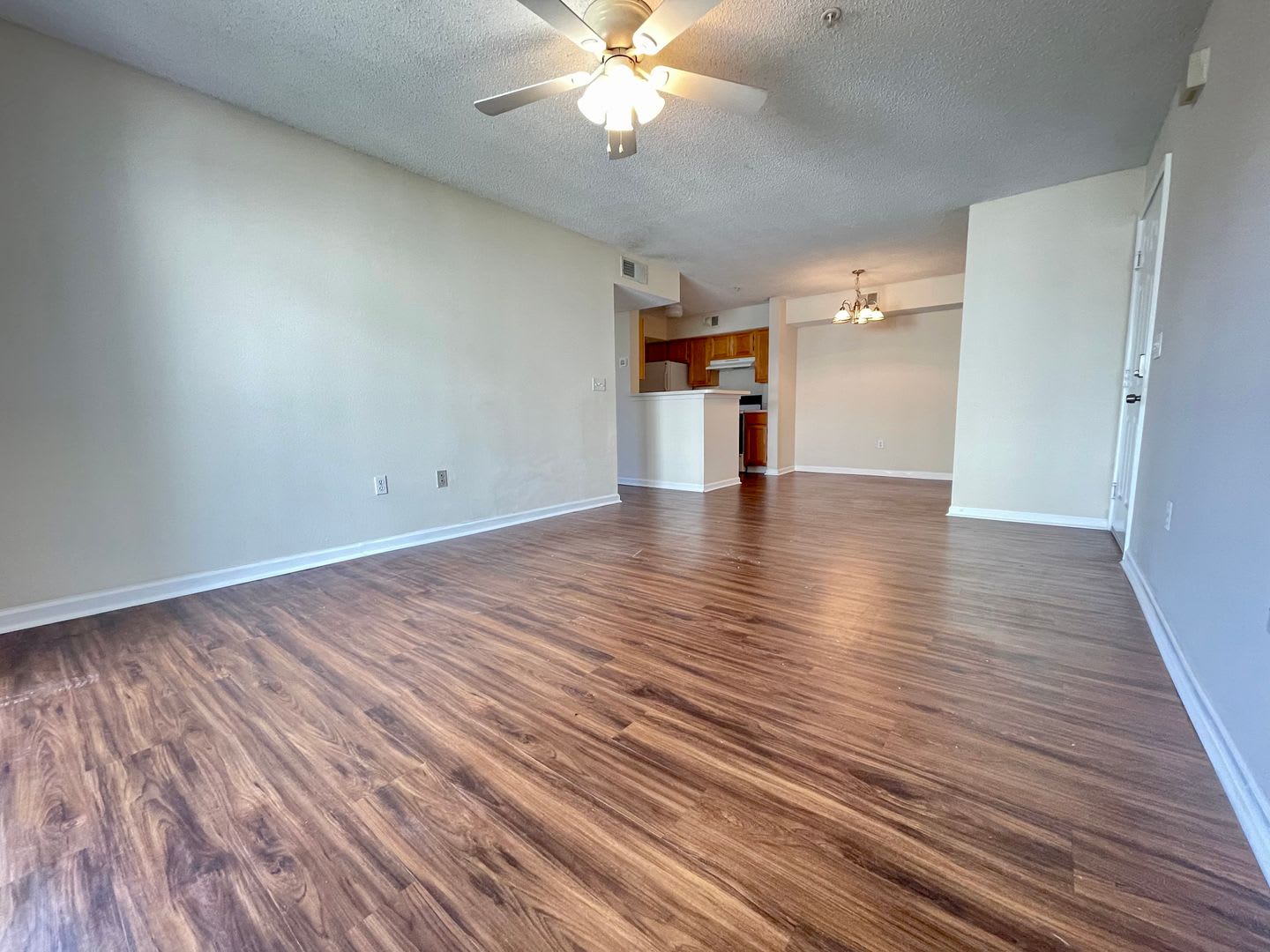 Cozy 2B/2B Unfurnished Condo near Beach in the Heart of Destin! – photo 2