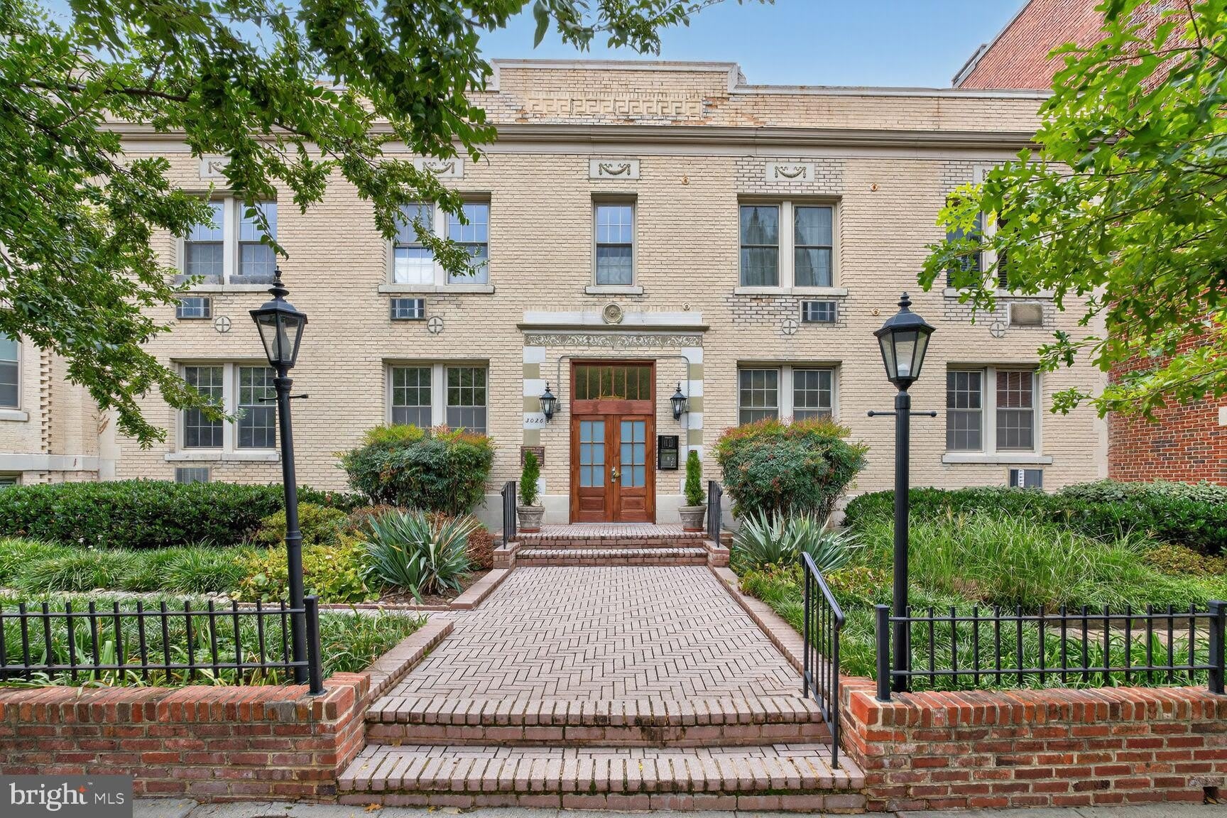 3026 WISCONSIN Avenue NW – photo 2
