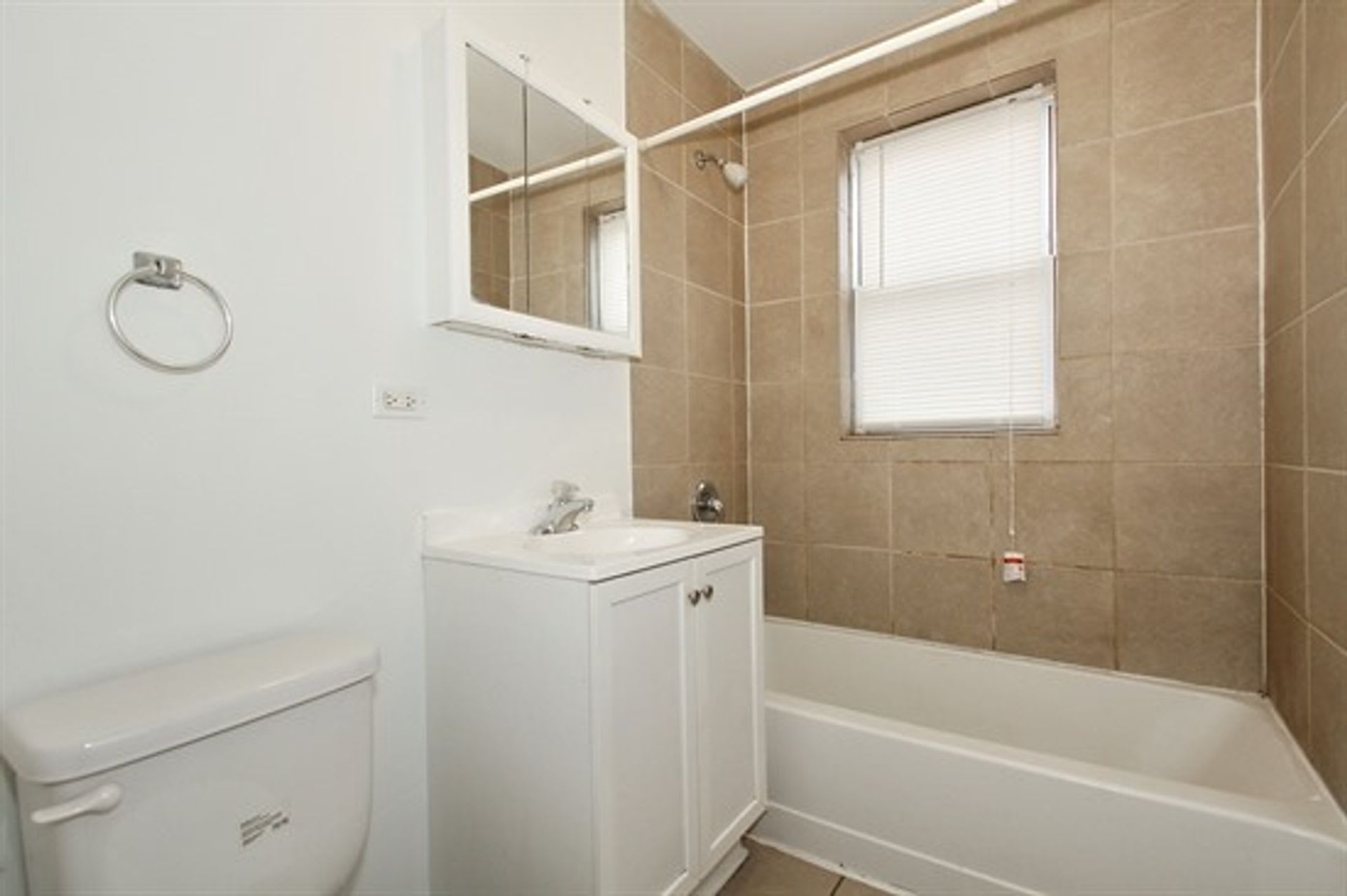7601 S Coles Ave – photo 2
