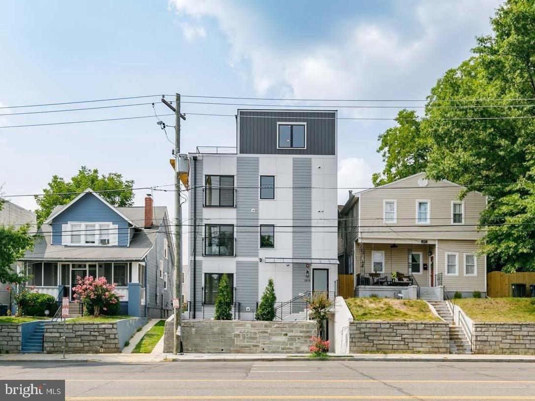 1818 RHODE ISLAND Avenue NE – photo 1