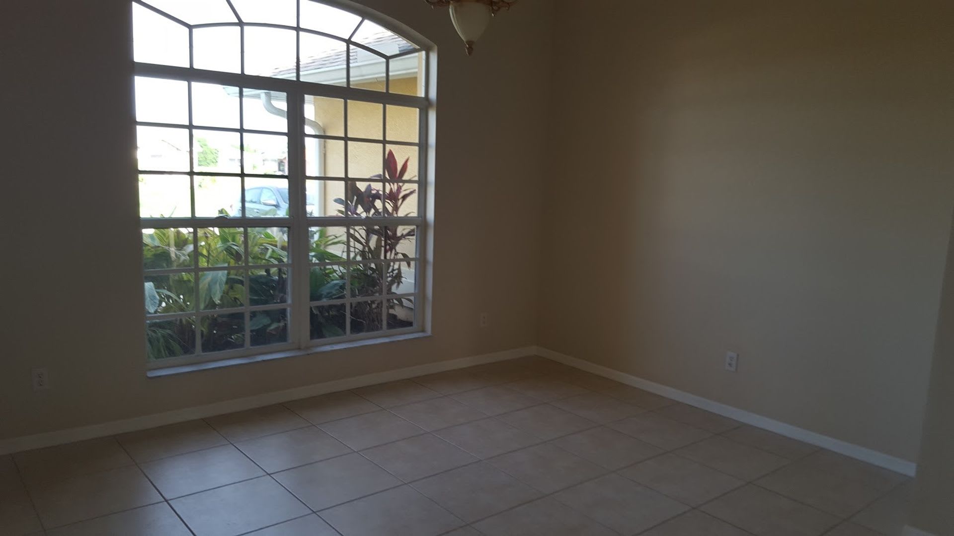 Gorgeous home overlooking lake MOVE IN SPECIAL – photo 3