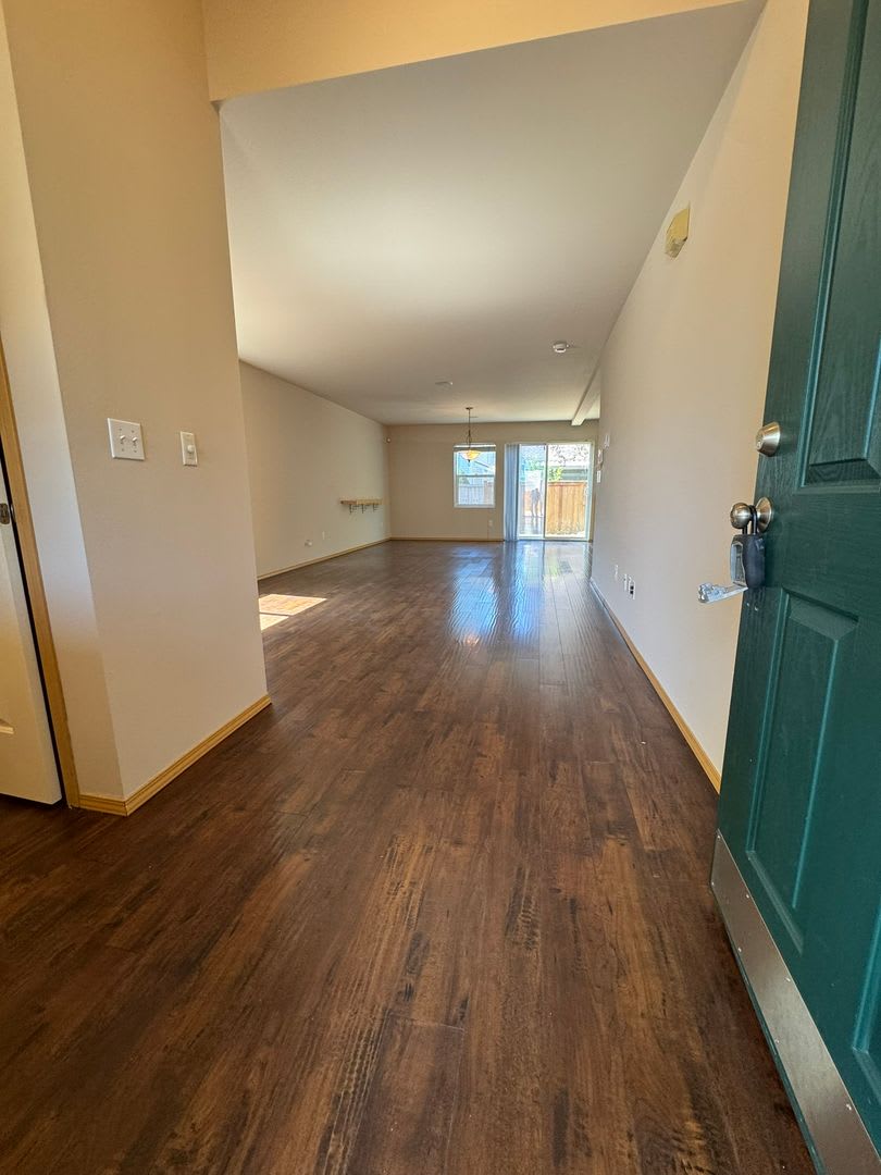 2Bd/2.5Ba Maple Valley Townhome – photo 2