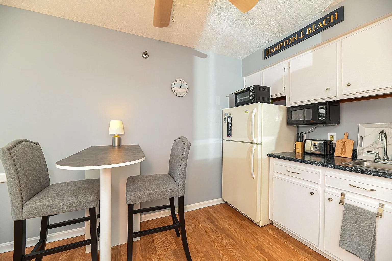 32 Ashworth Ave # 418 – photo 2