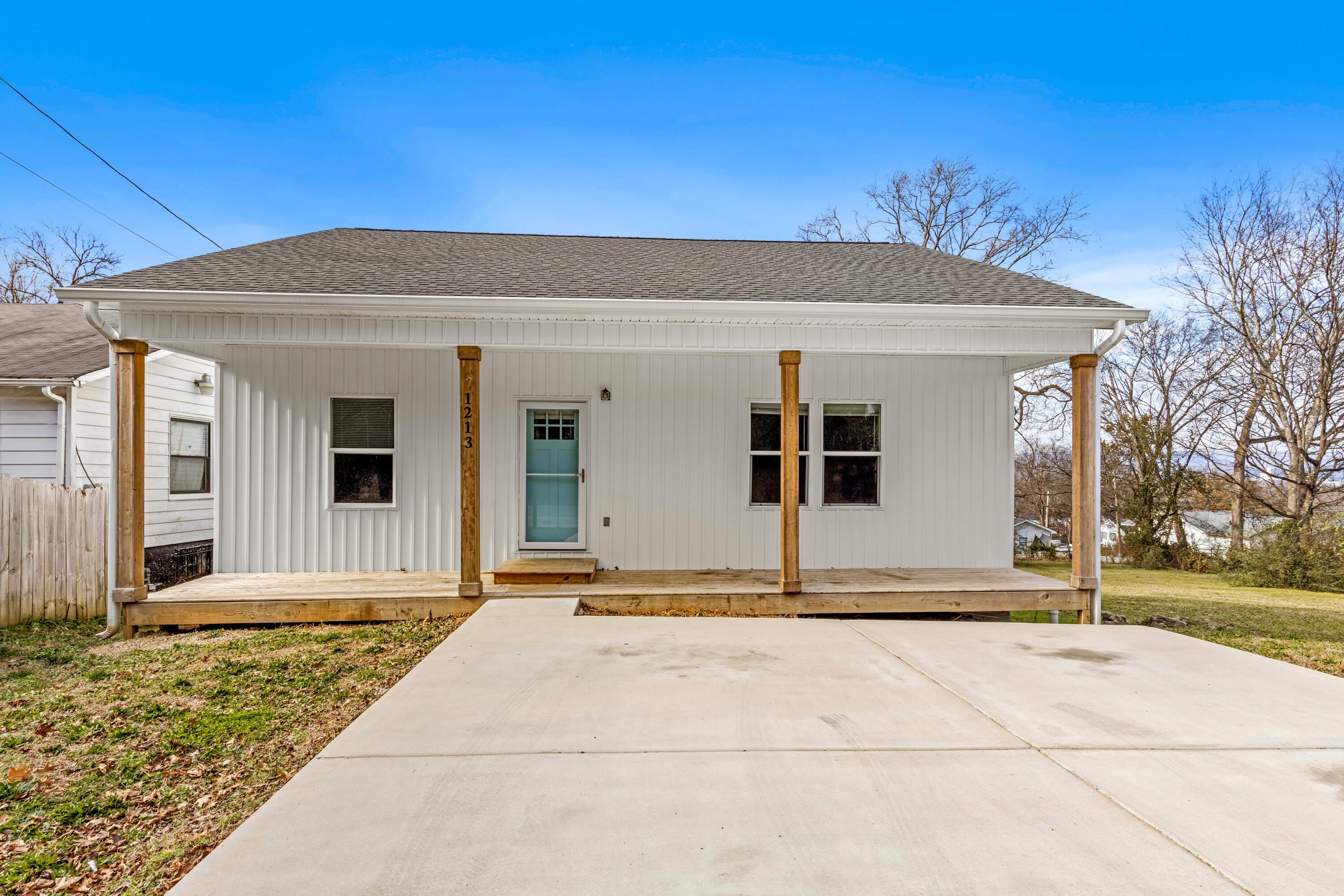 1213 N Chamberlain Avenue – photo 1