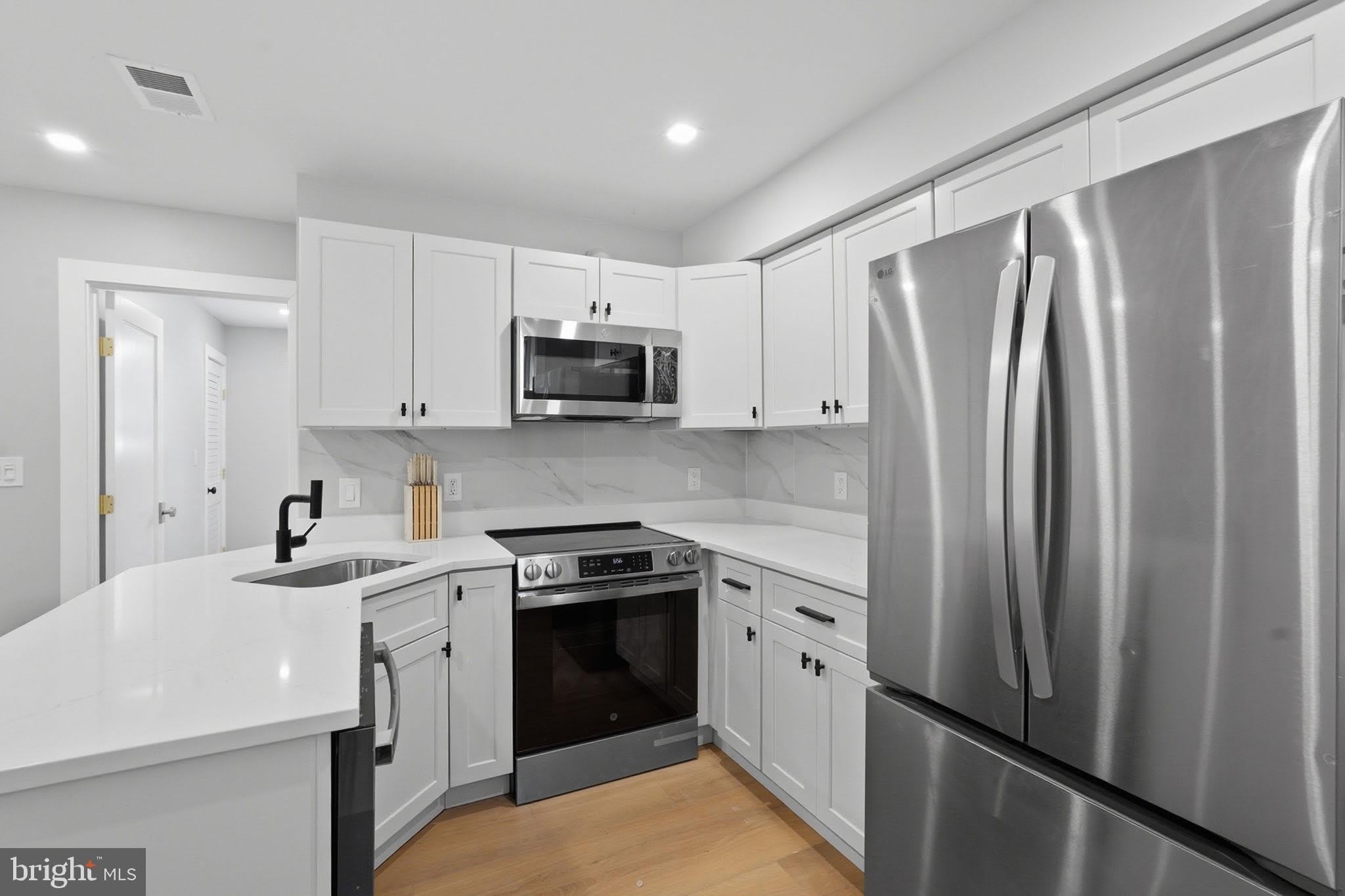 1301 SOMERSET Place NW – photo 2