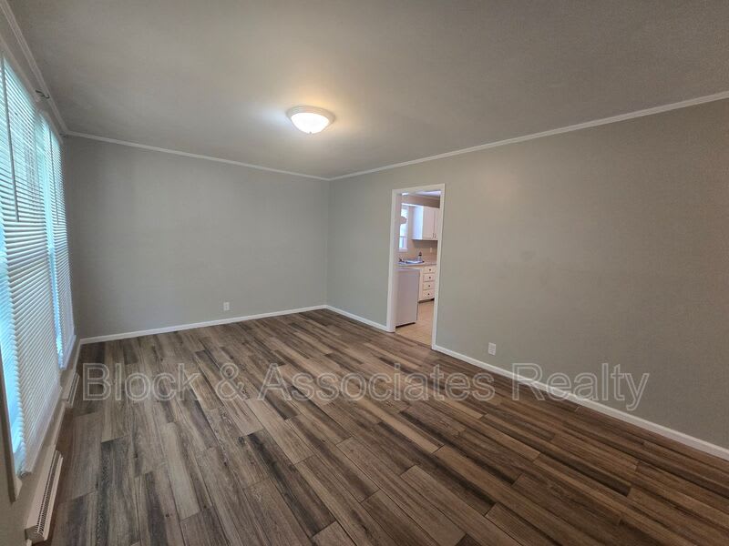 1605 Pichard St. – photo 5