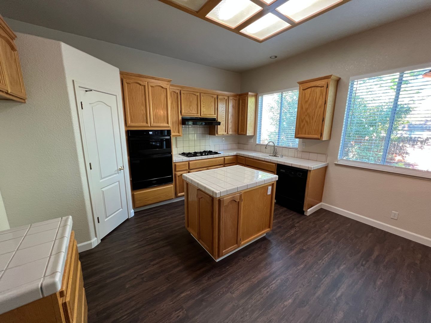 Spacious 4 Bedroom Folsom Home Near Top Schools in Highly Desirable Broadstone Community – photo 5