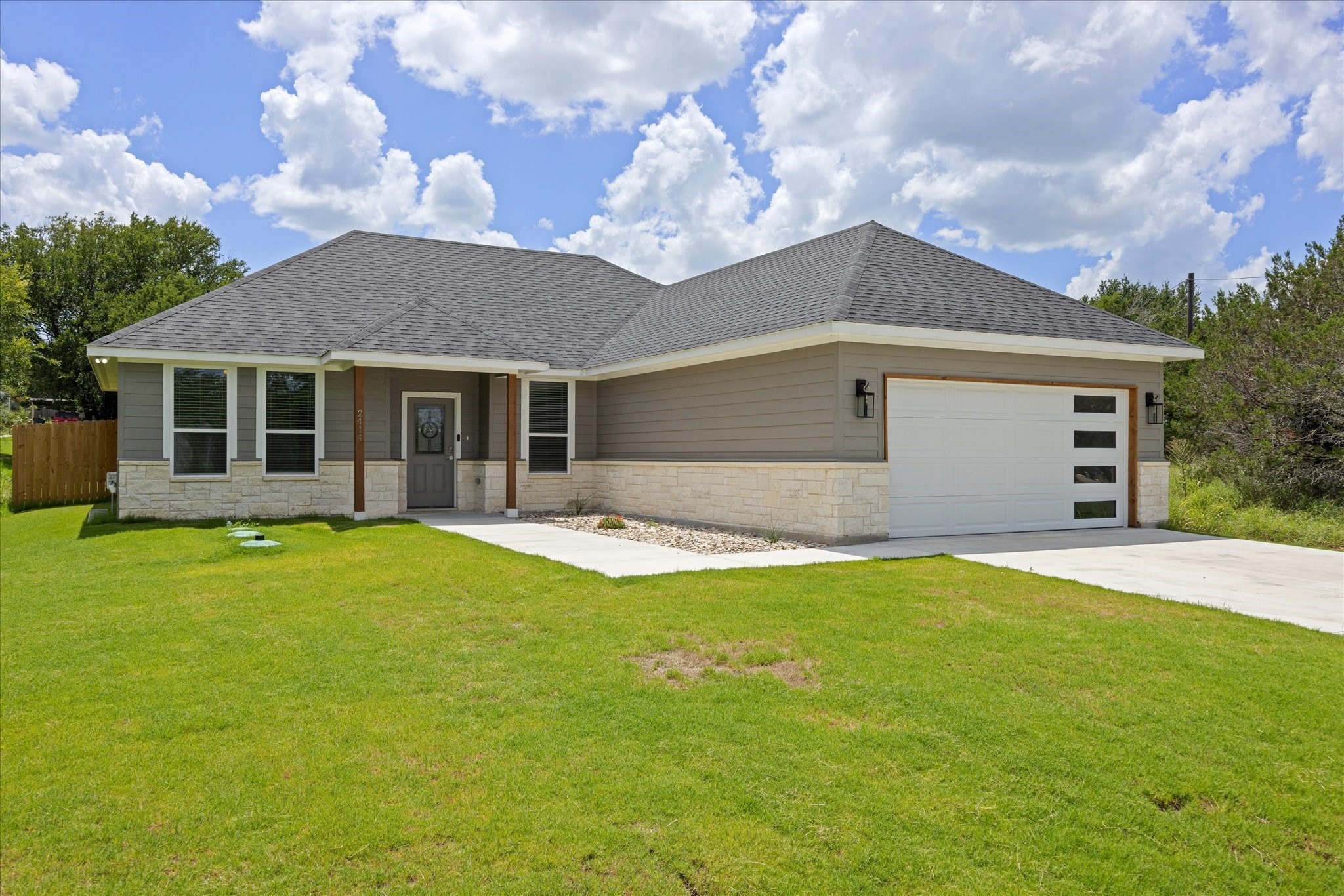 2414 Forest Hill Lane – photo 2