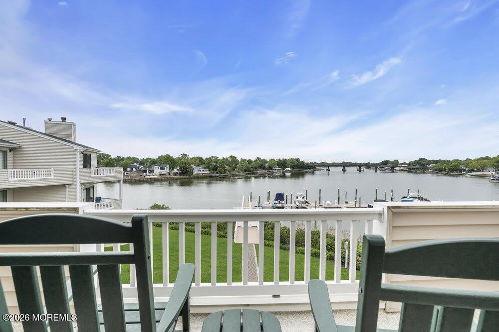 55 Sunset Avenue – photo 1