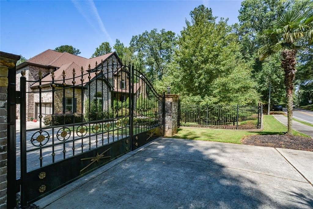 2210 Spalding Drive – photo 2