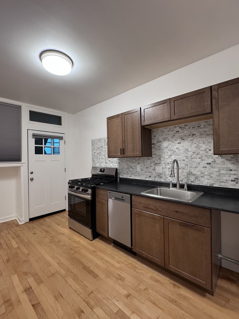 4752 N Virginia Avenue – photo 5