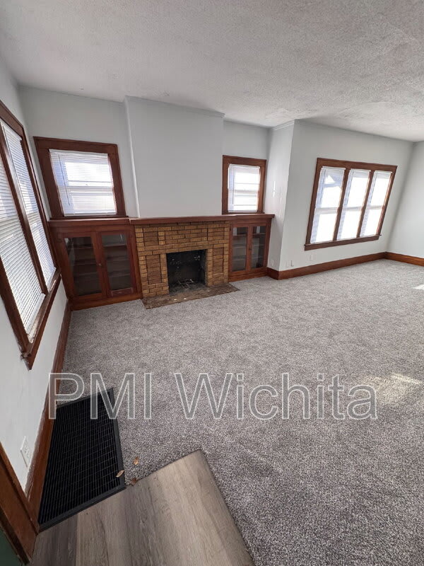 341 North Grove Drive – photo 2