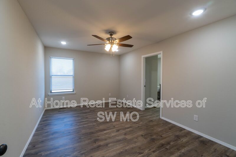 1802 S 15th Ave – photo 5