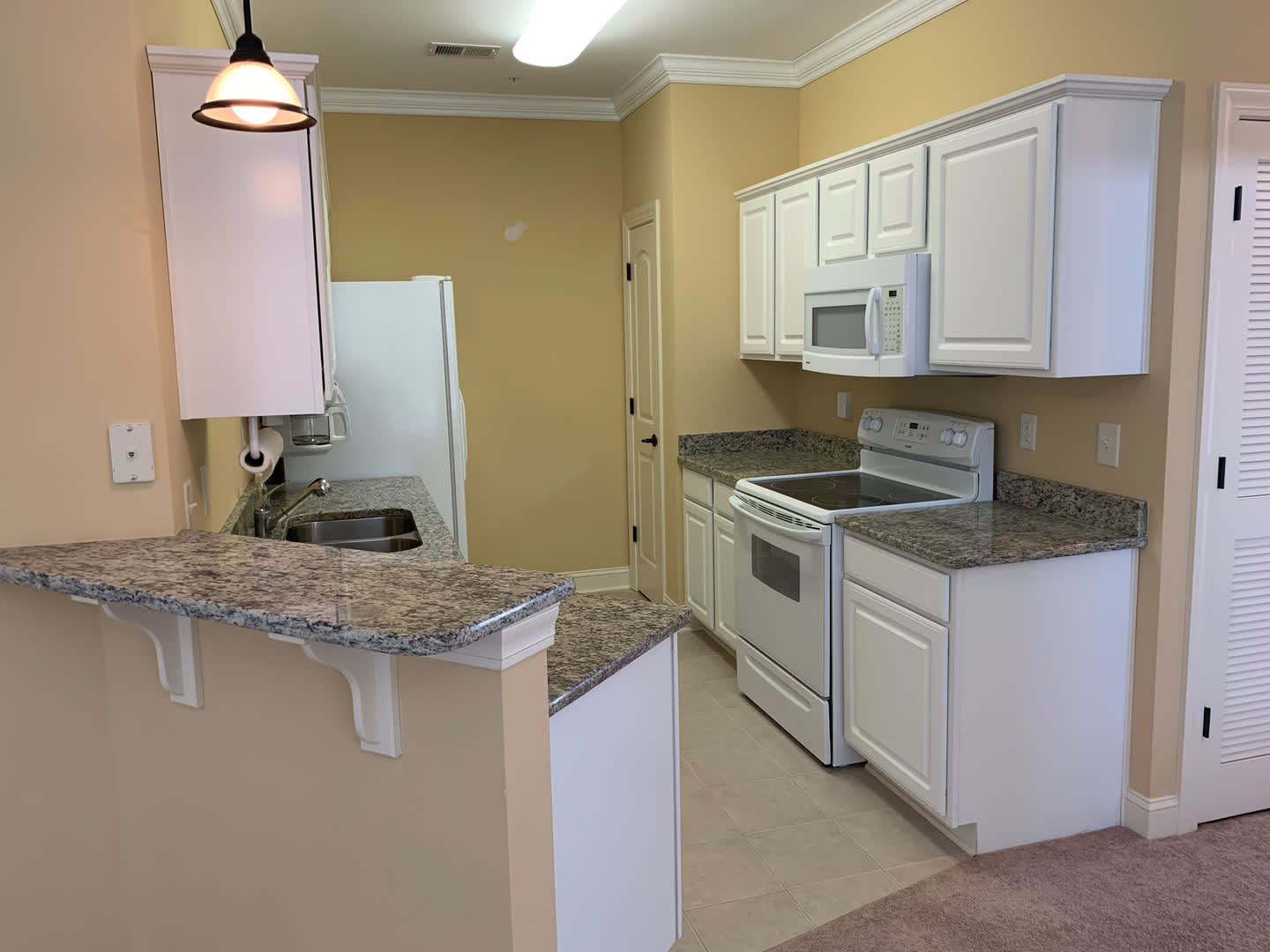 Spacious 3 Bedroom, 2 Bath Condo at The Village at Queens Harbour in Surfside Area! Available NOW! – photo 4