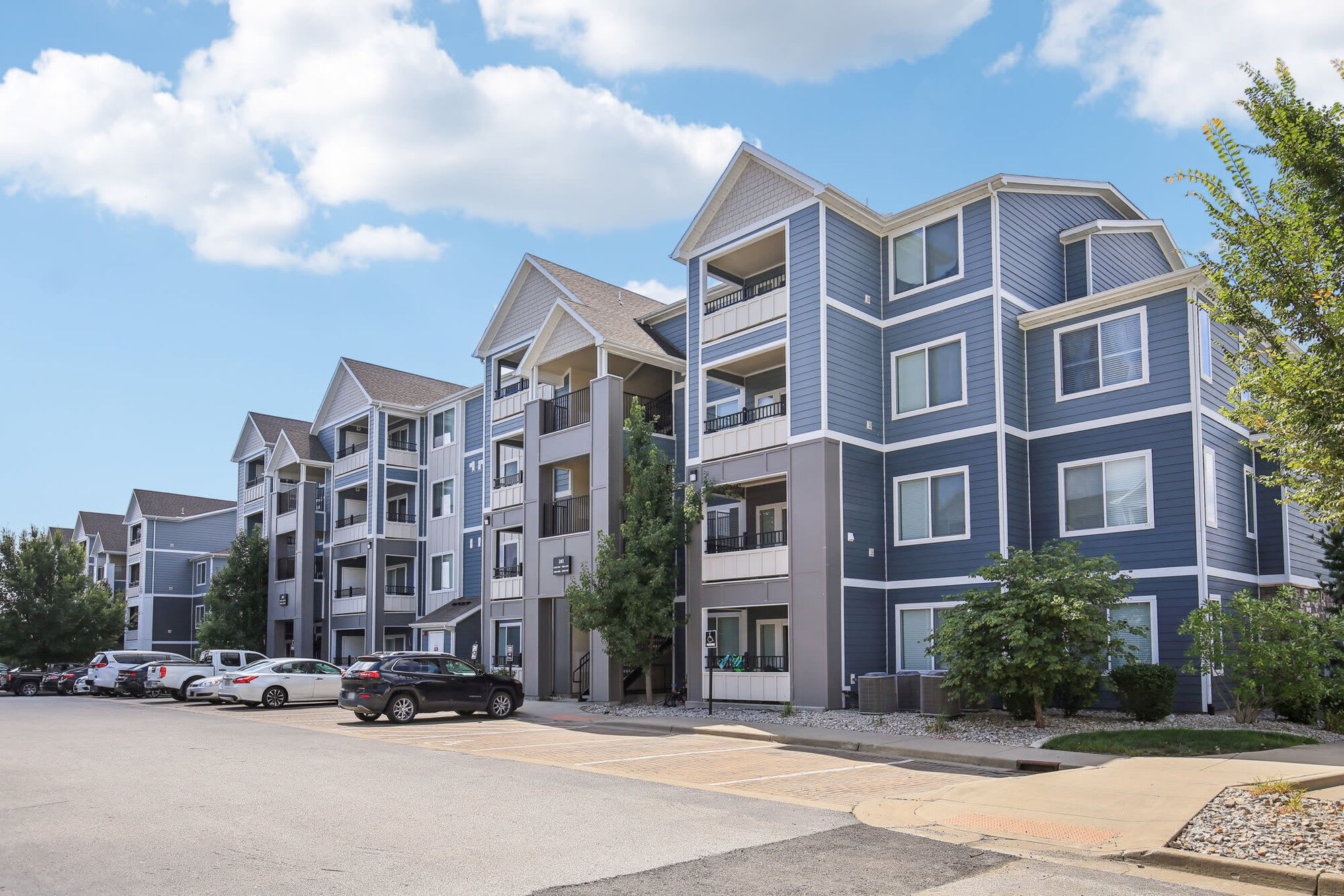 Steeplechase Apartments – photo 3